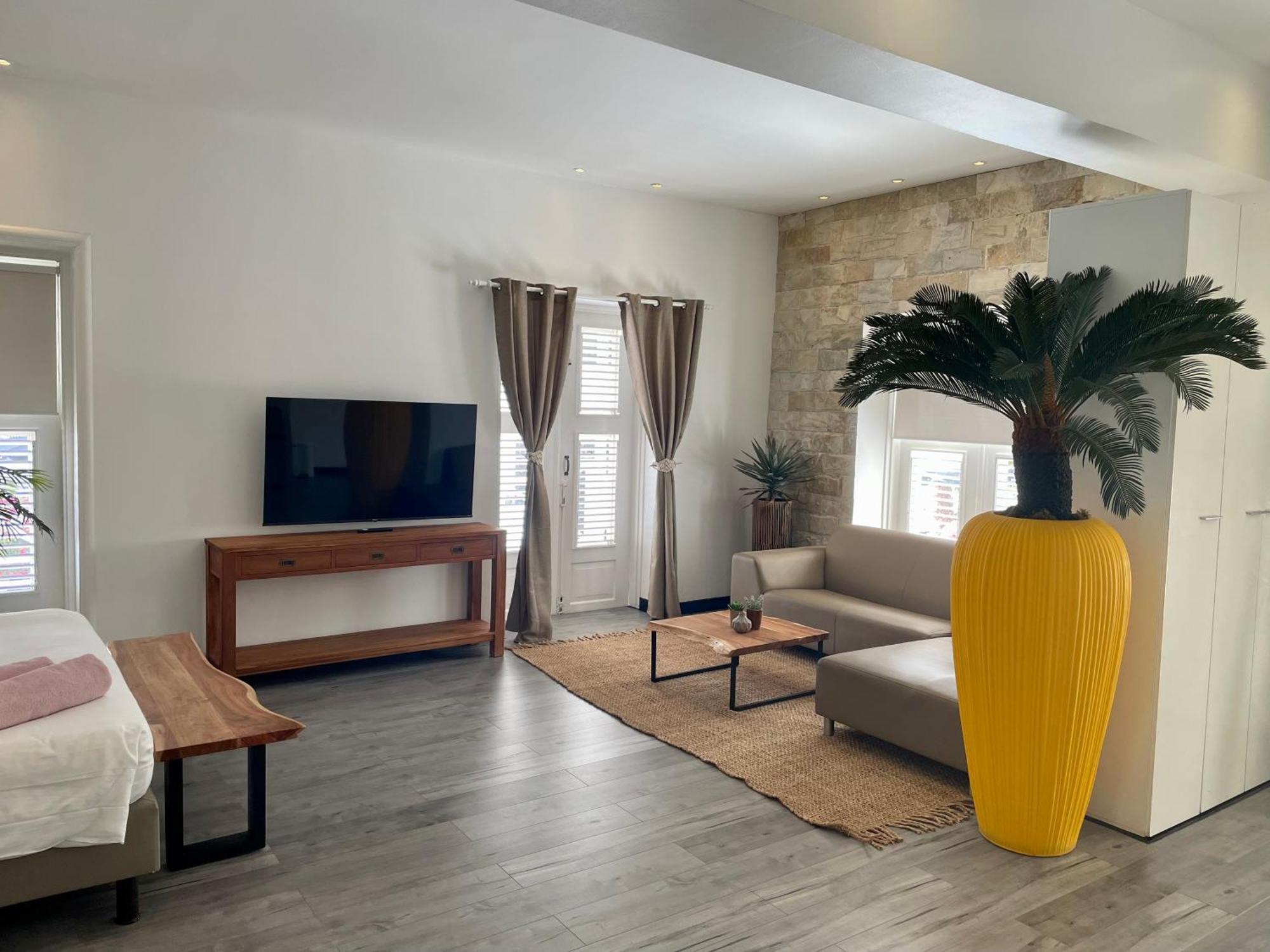 Superior King Room Balcony