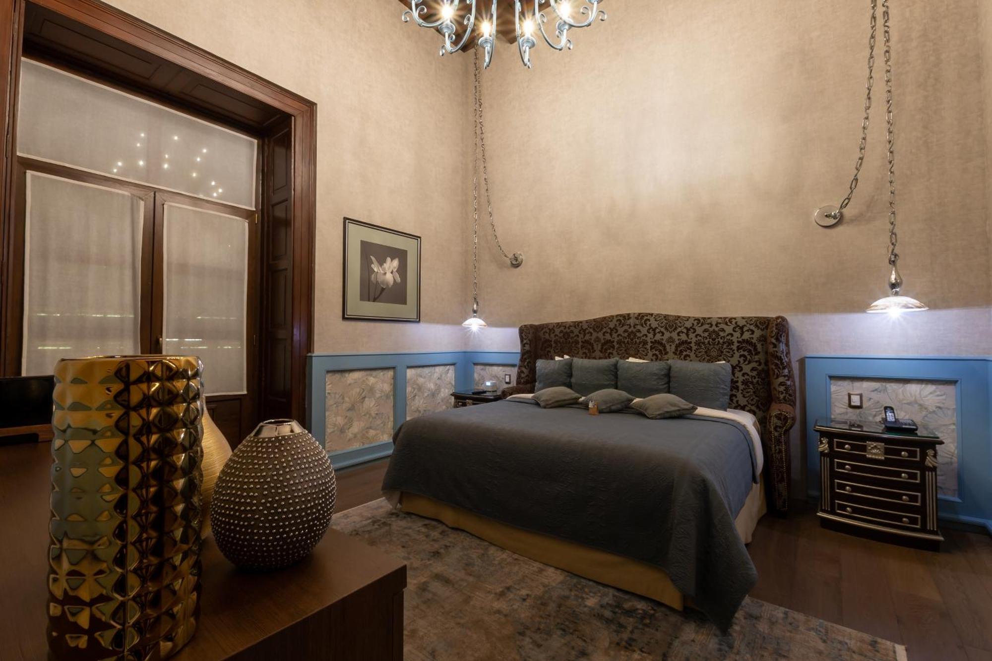 Master Suite Balcony Victoria