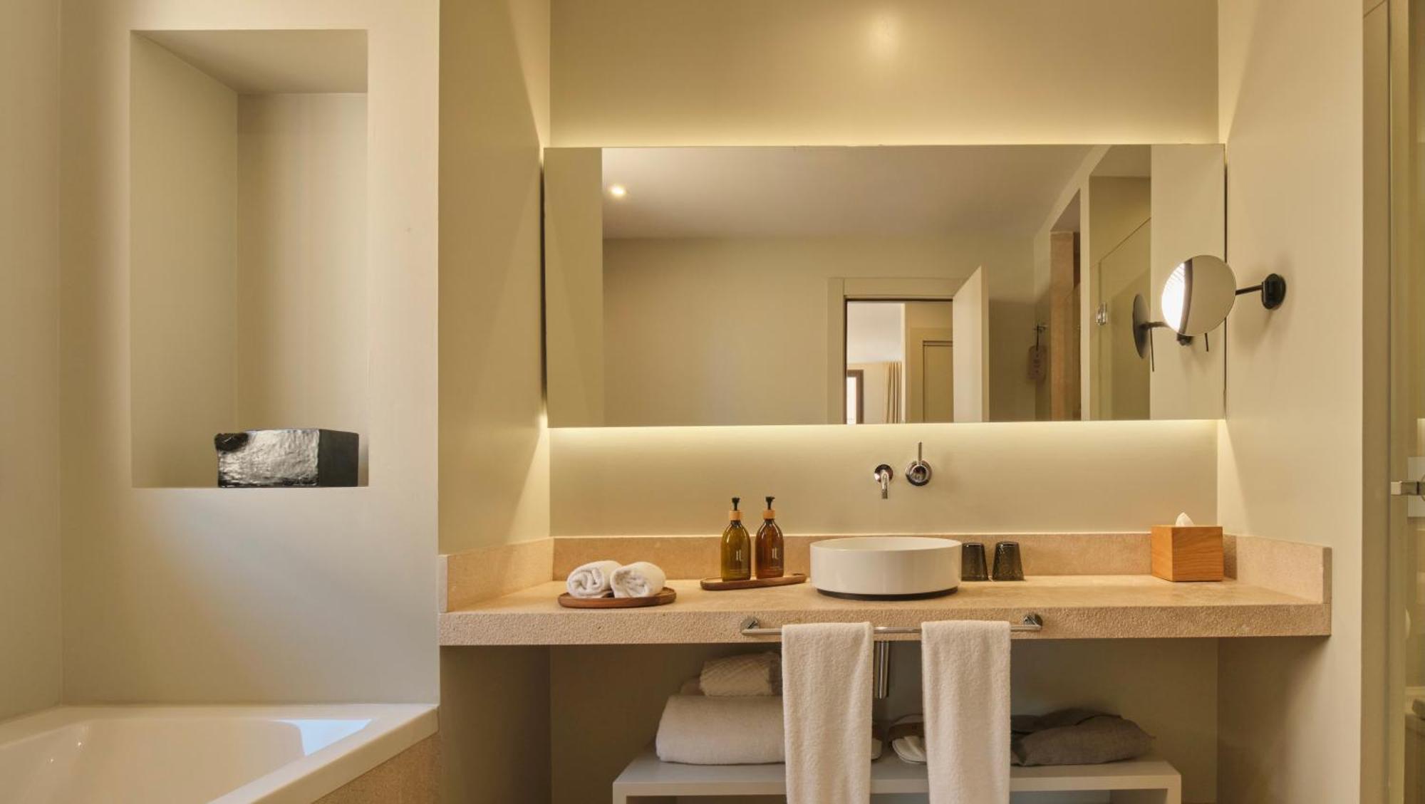 Junior Suite,1598430367:JPEG