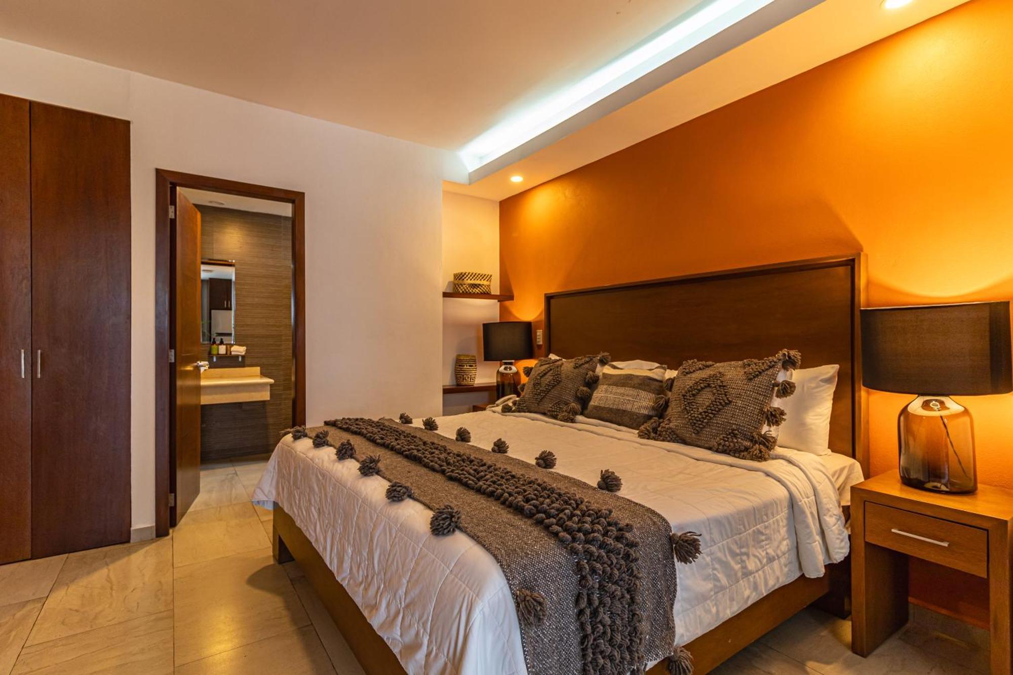 King Suite with Town & Mountain View