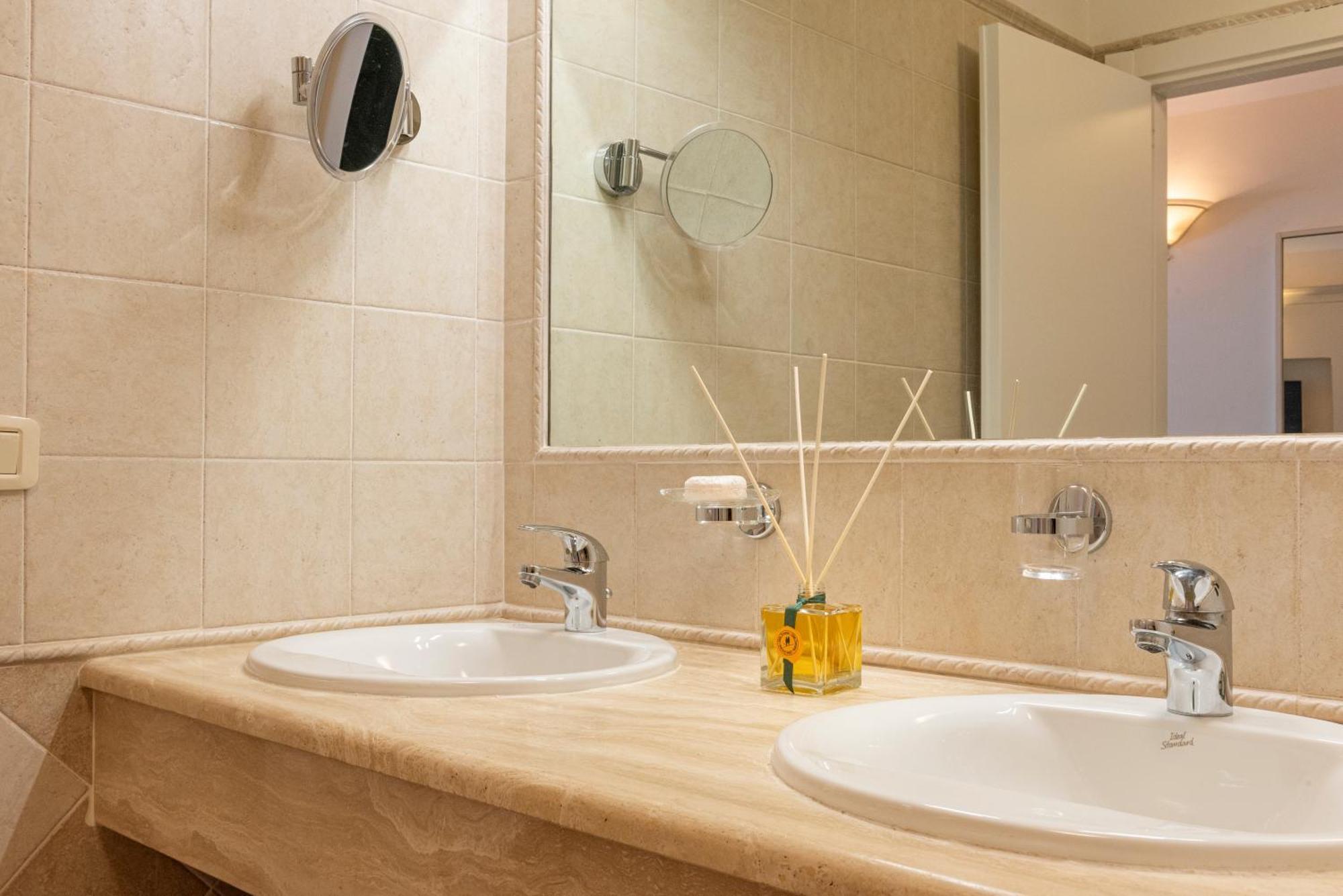 Deluxe Doppelzimmer mit Balkon und Meerblick