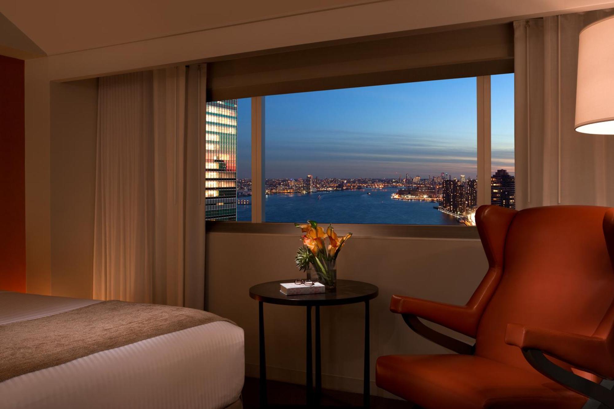 Deluxe Room with Two Double Beds - City View