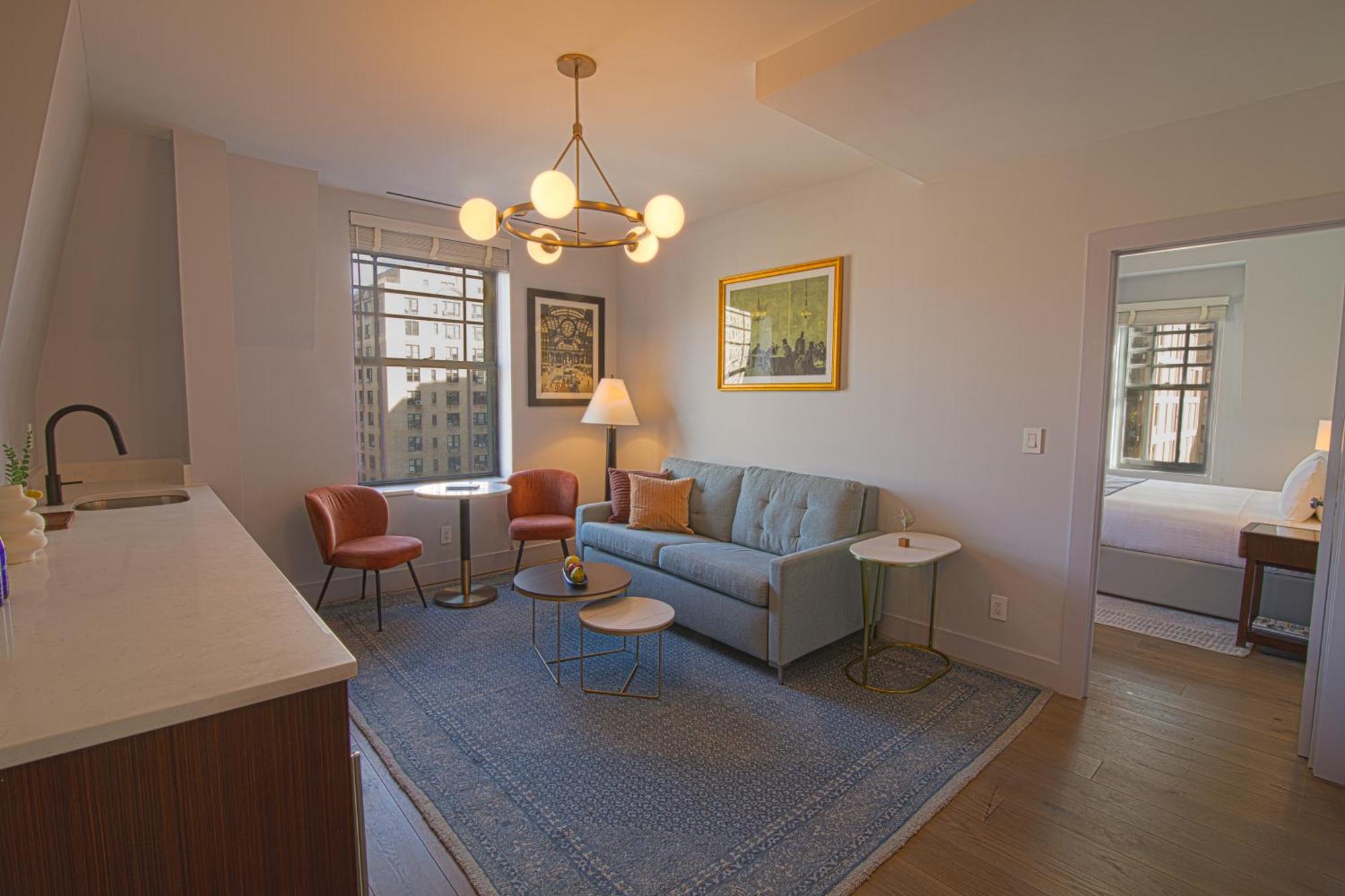 Hudson Two-bedroom Suite 1 King Bed 2 Full Beds & Sofa Bed