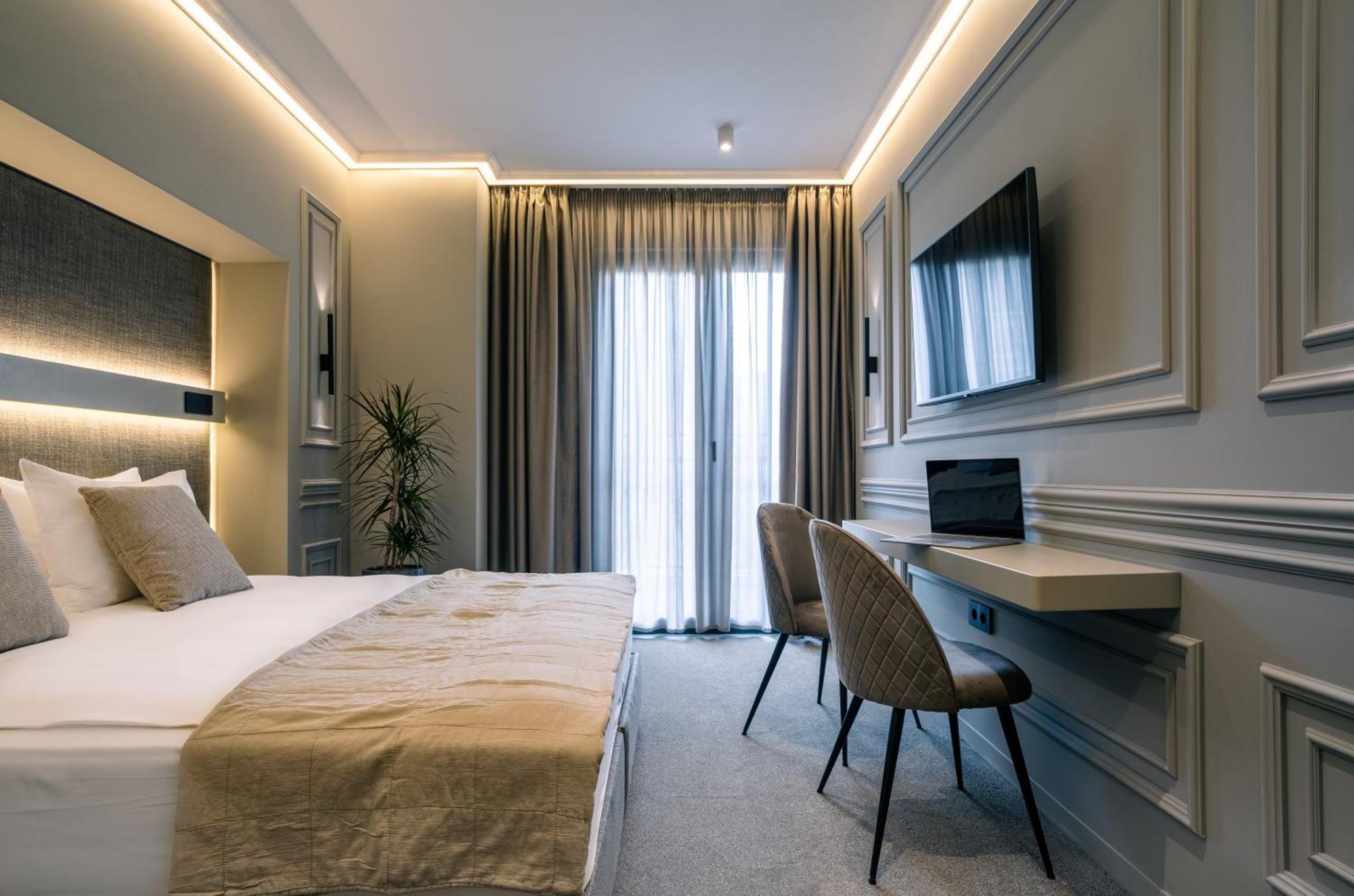 Deluxe Room French Balcony