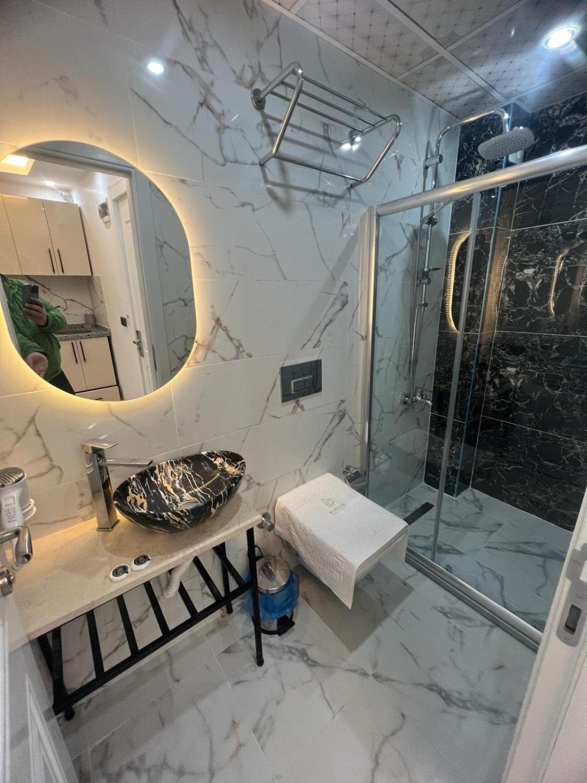 Deluxe Double Room with Balcony and Sea View