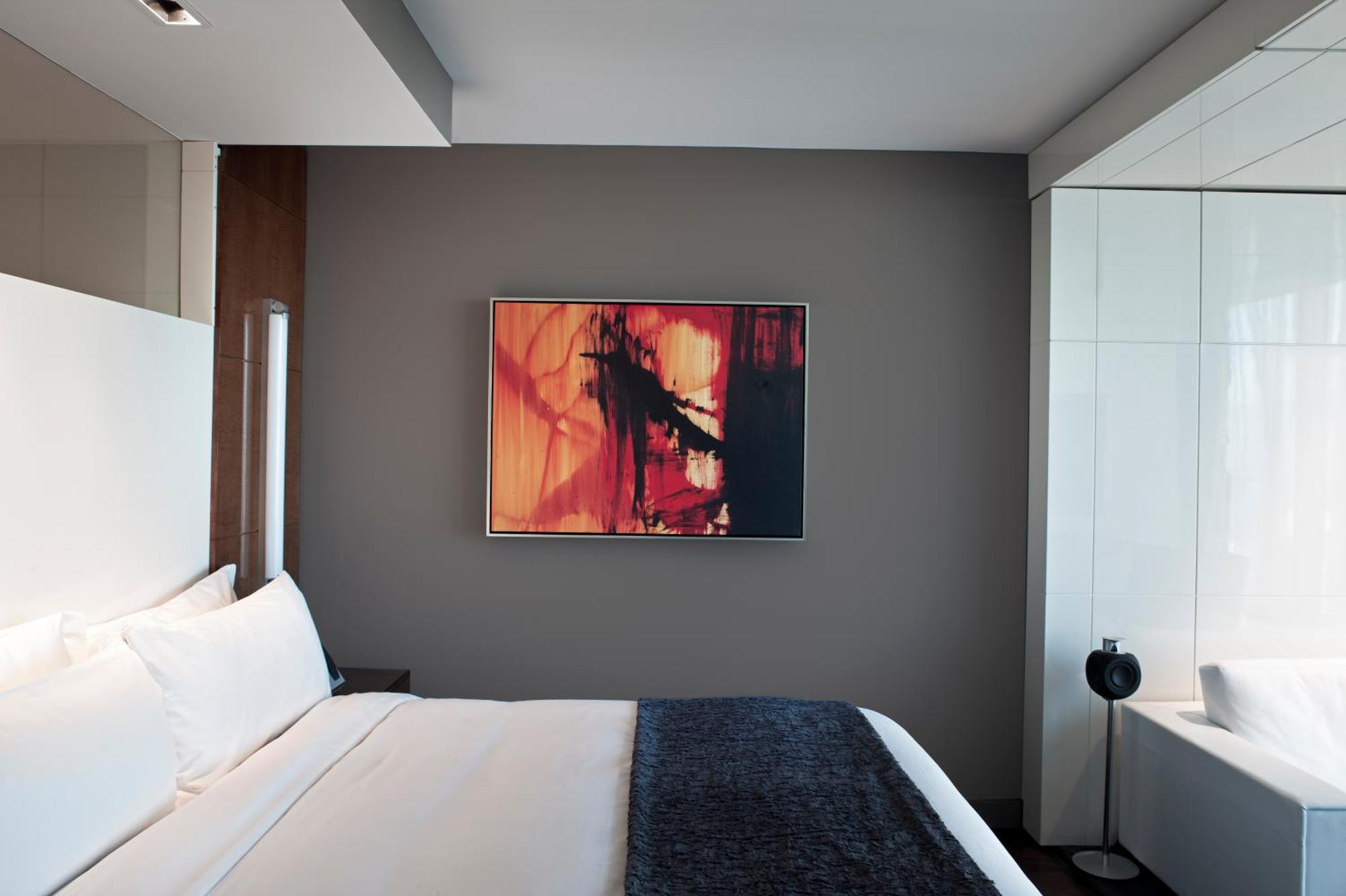Rockwell King Guest Room with City View