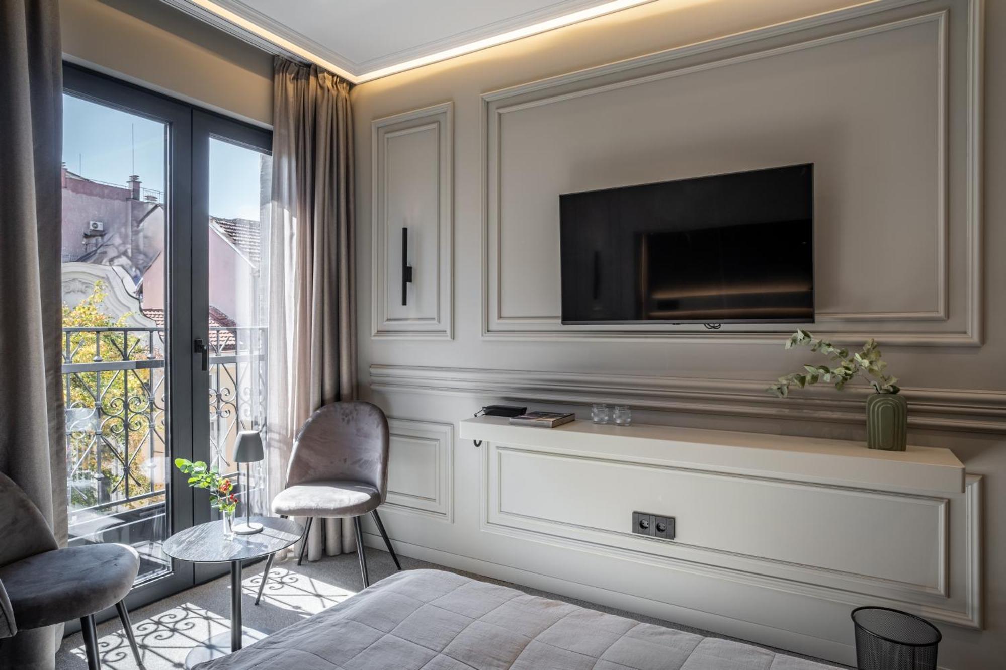 Deluxe Room French Balcony