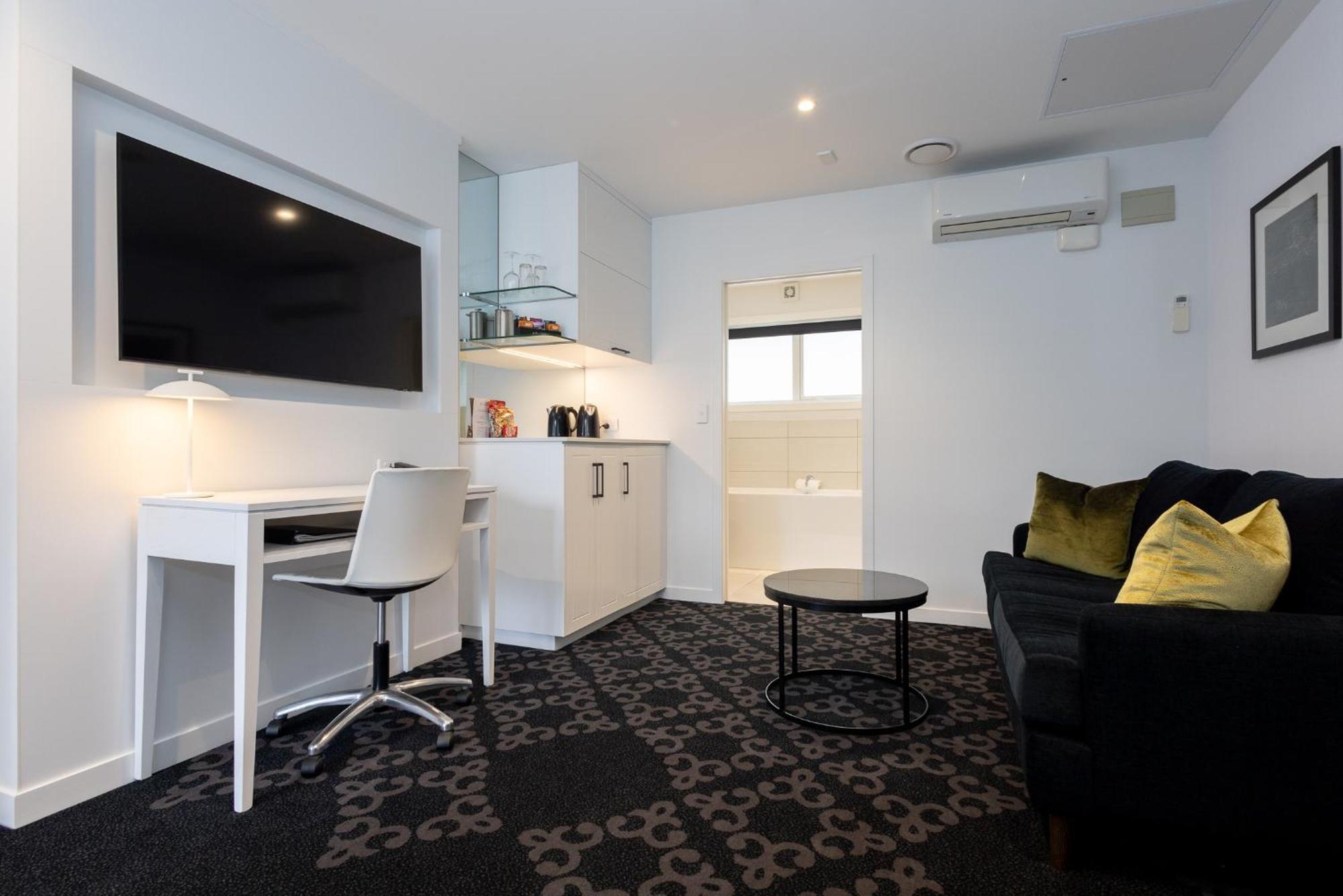 Boutique One-Bedroom Suite