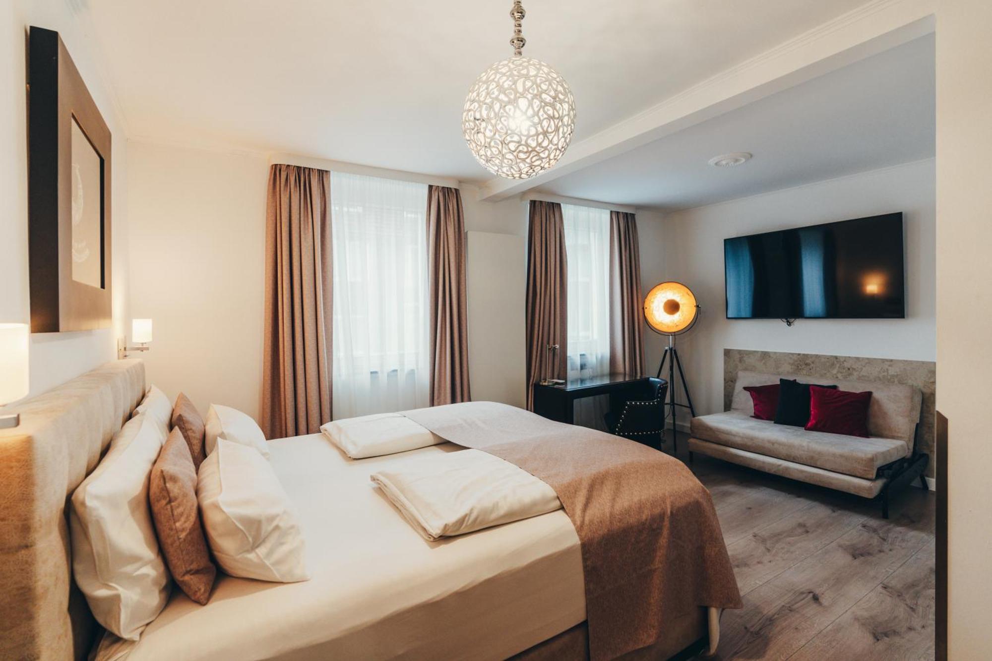 Large Double Room