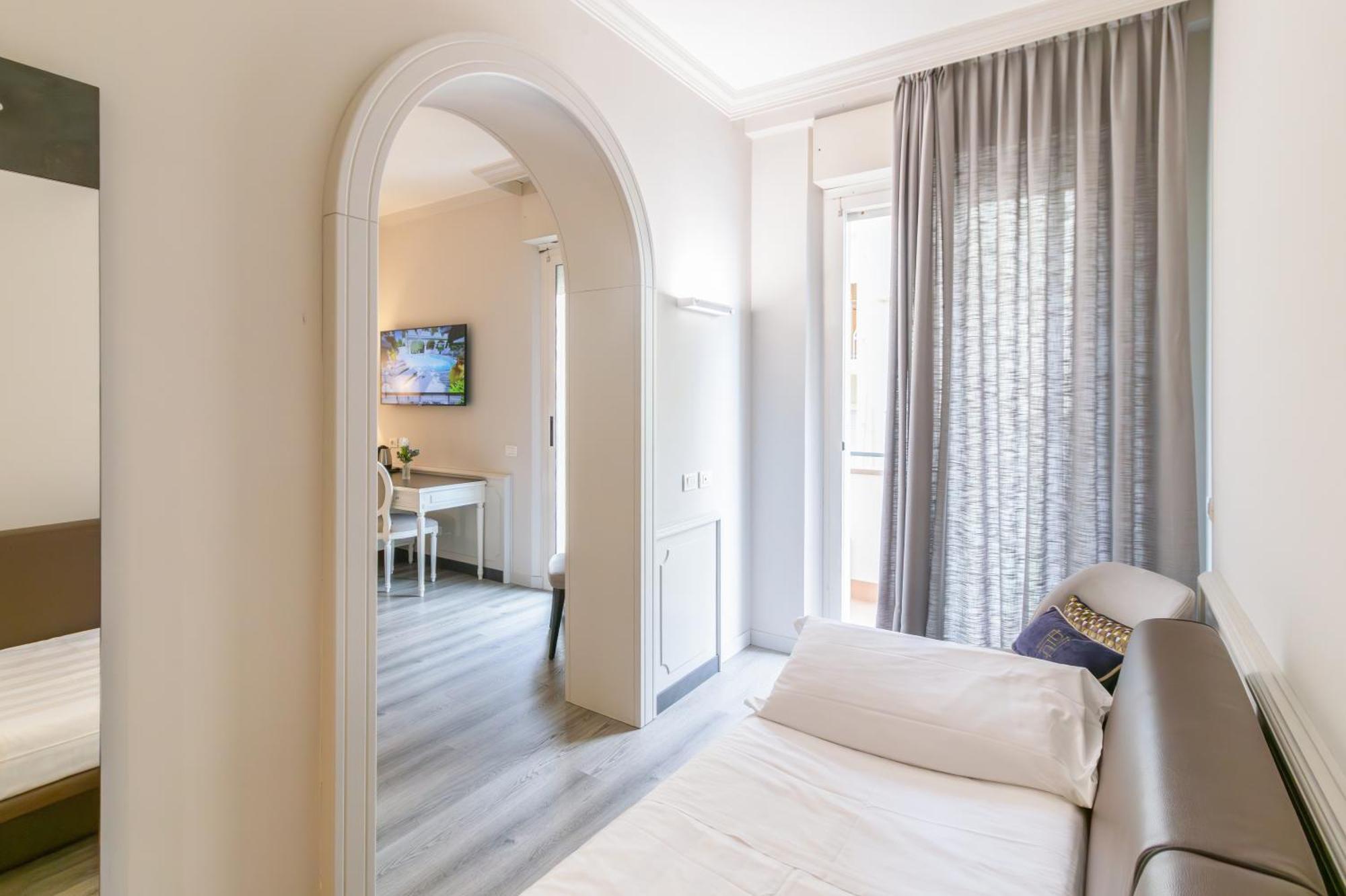 Junior Suite Side Sea View