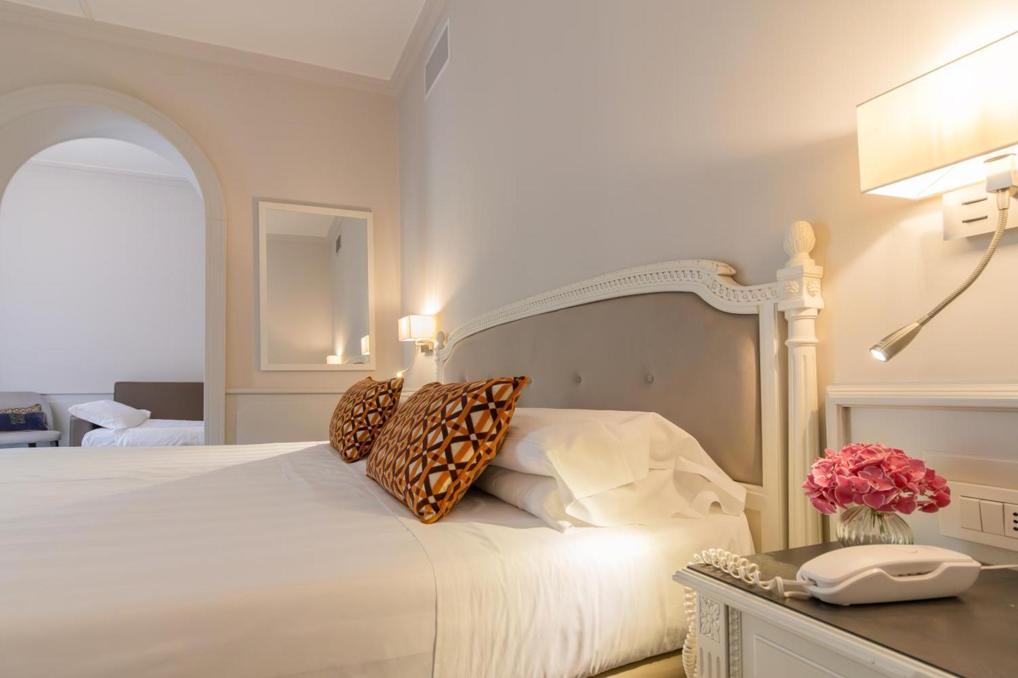 Junior Suite Side Sea View