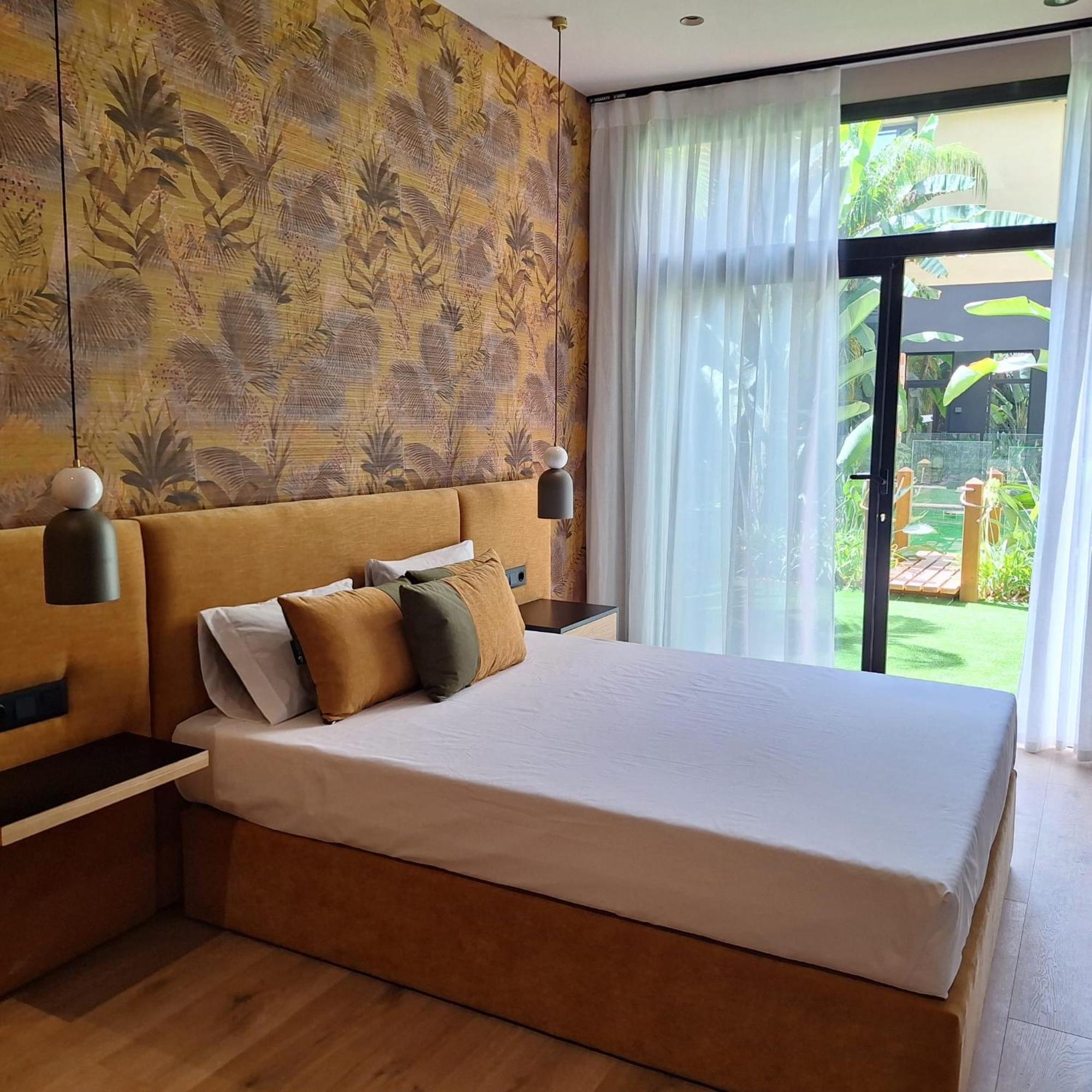 Deluxe Double Room Garden Access