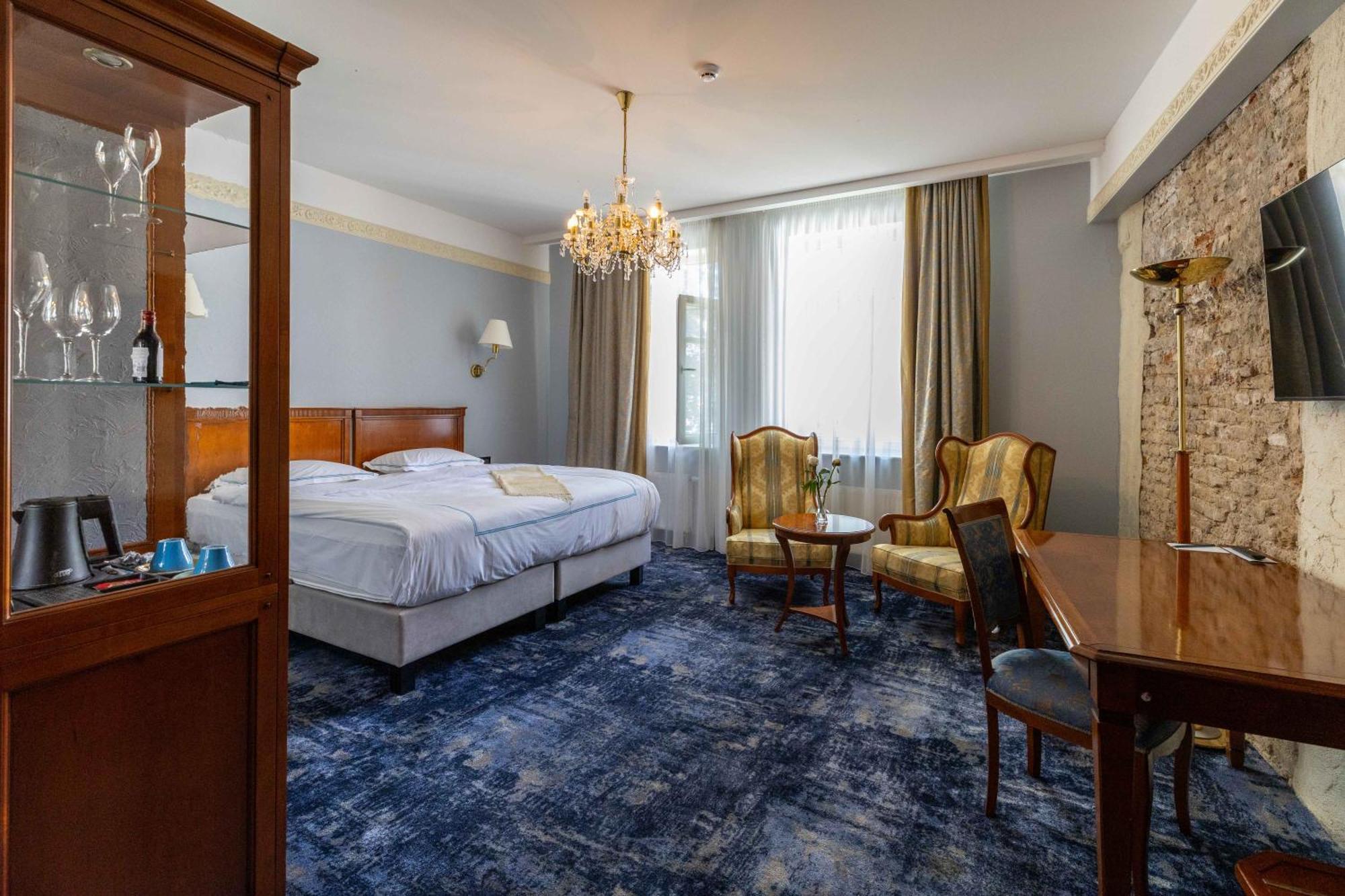 Deluxe Double or Twin Room