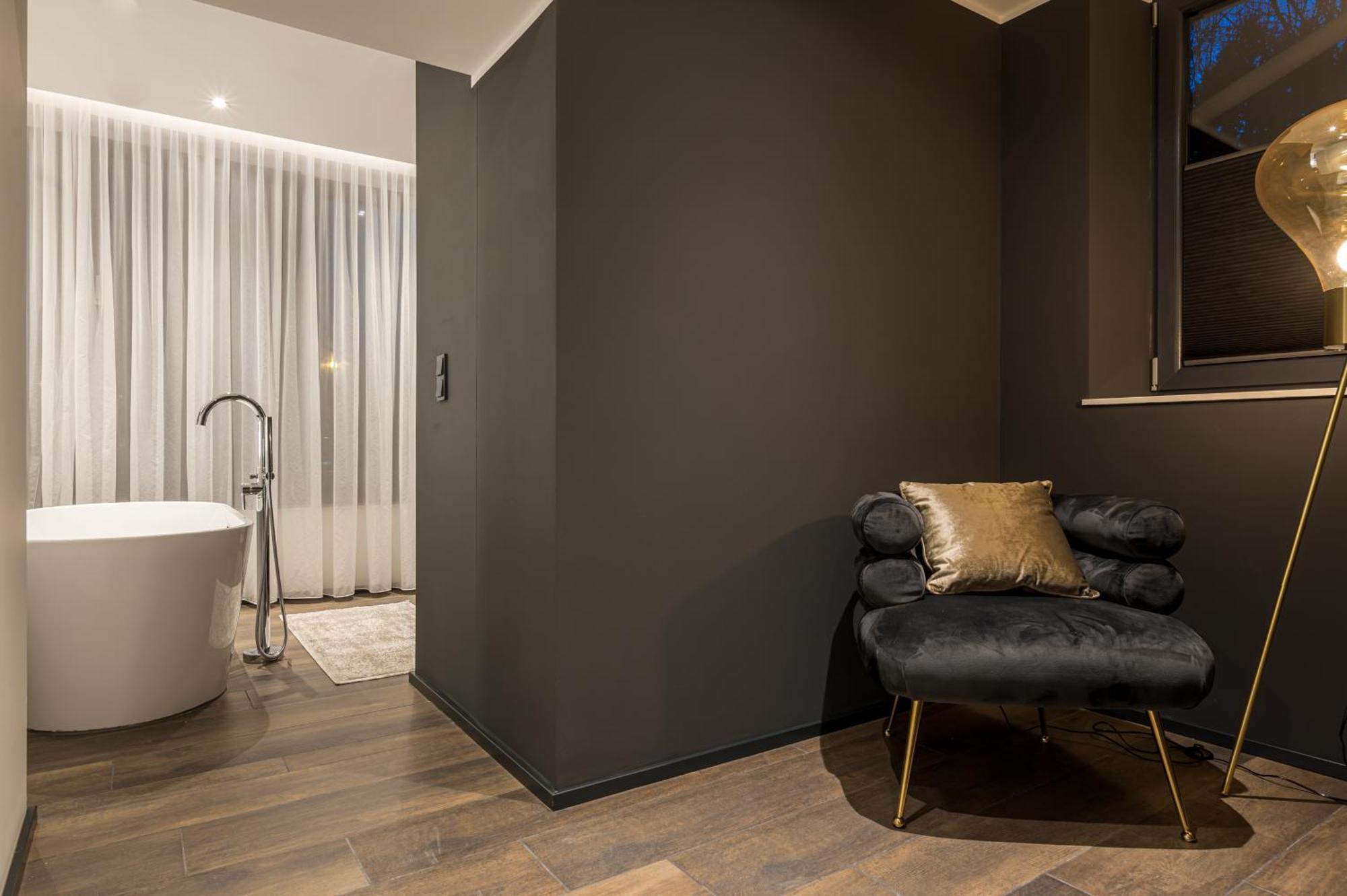 Deluxe Double Room Bath