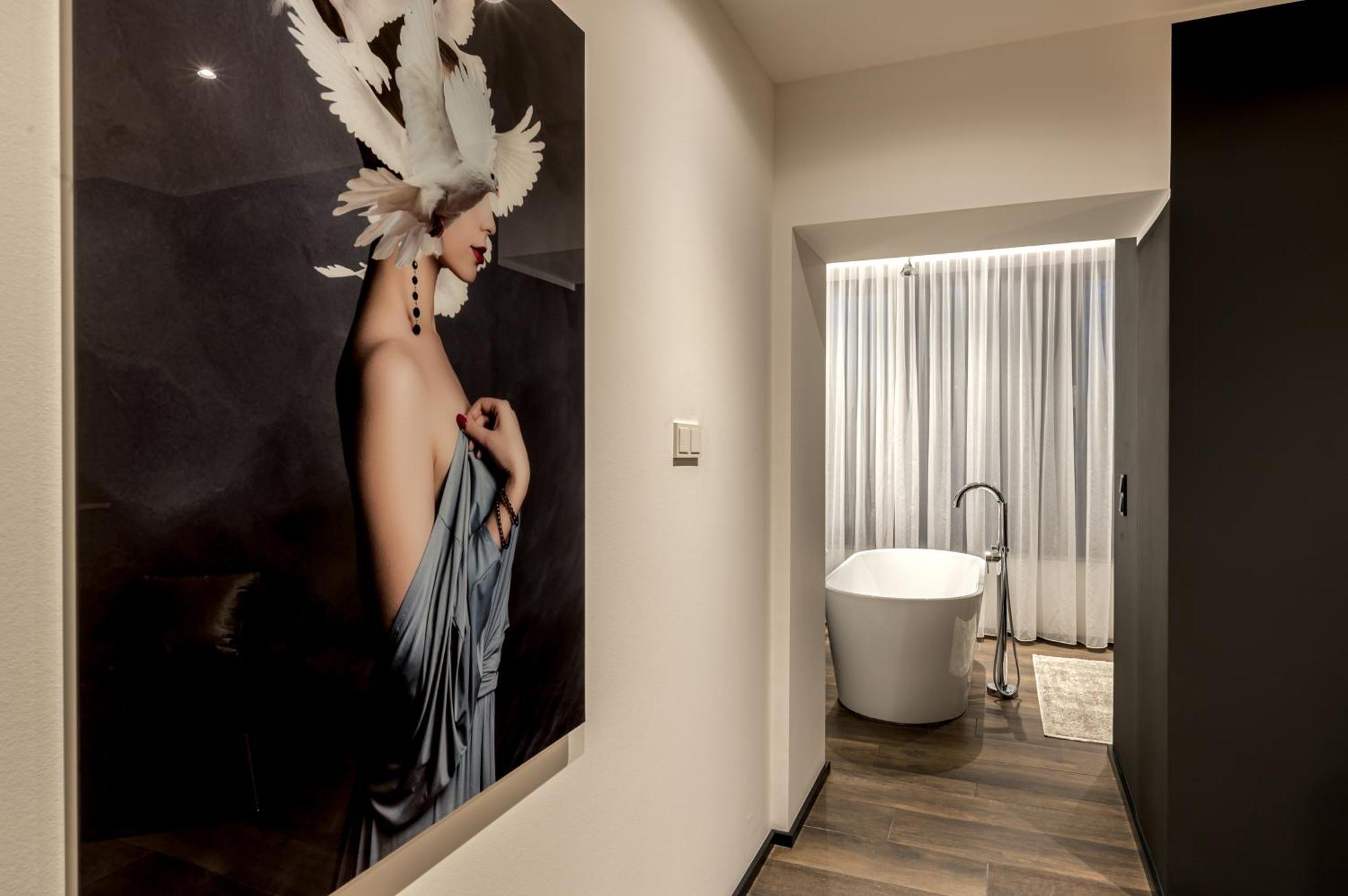 Deluxe Double Room Bath