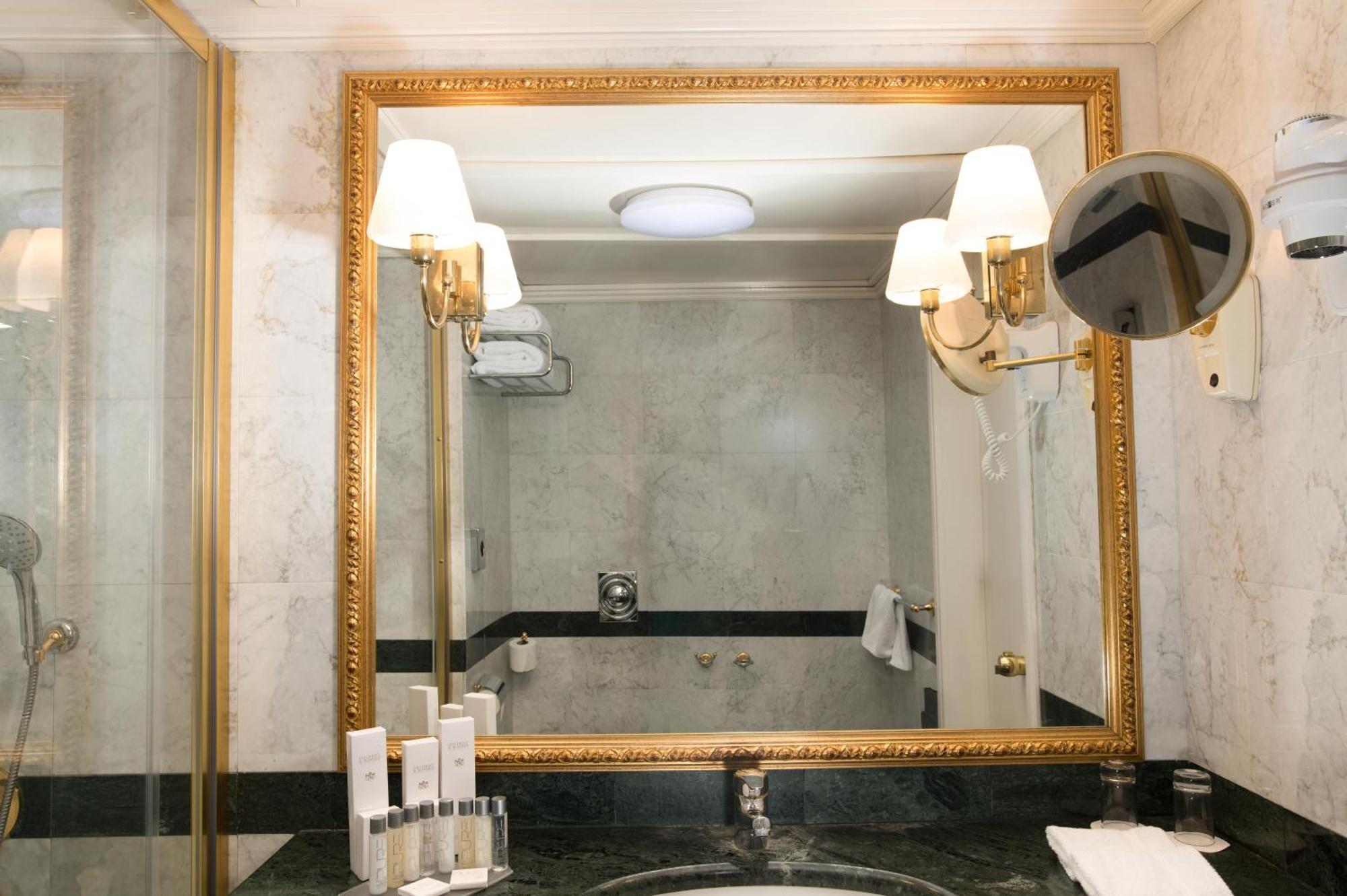 Premium King Room