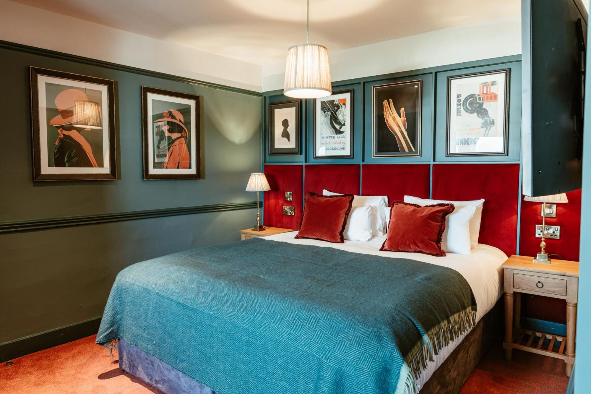 Luxury Family Room (2 Adults + 2 Children)