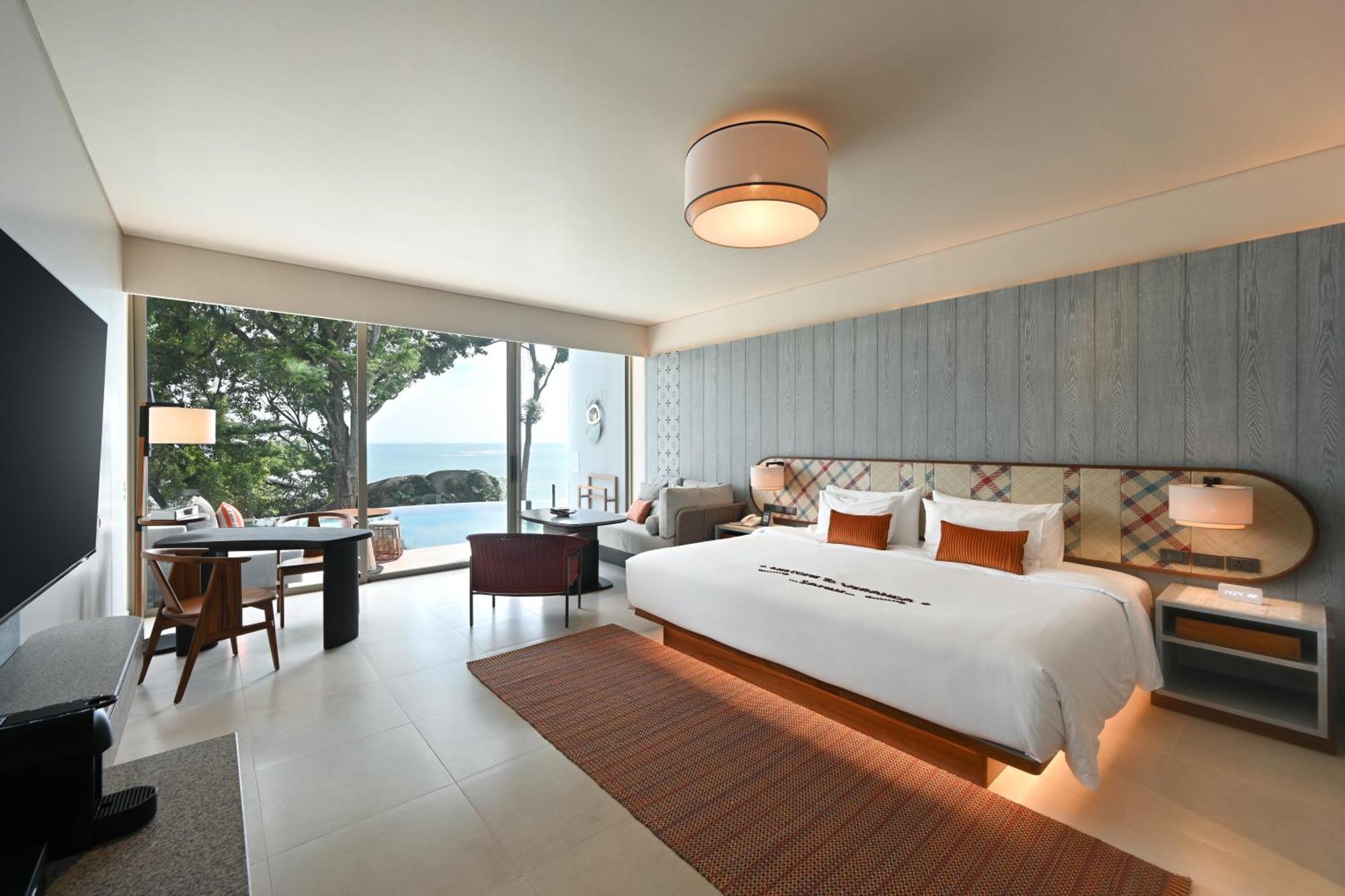 Lofty Family Pool Access