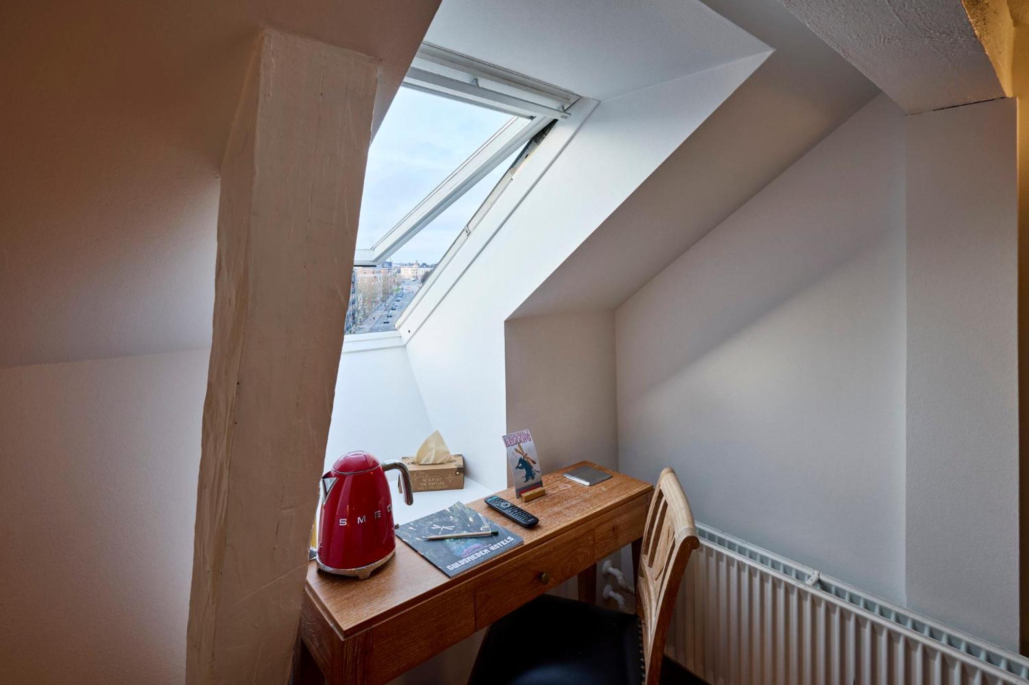 Small Double Room,1632265687:JPEG