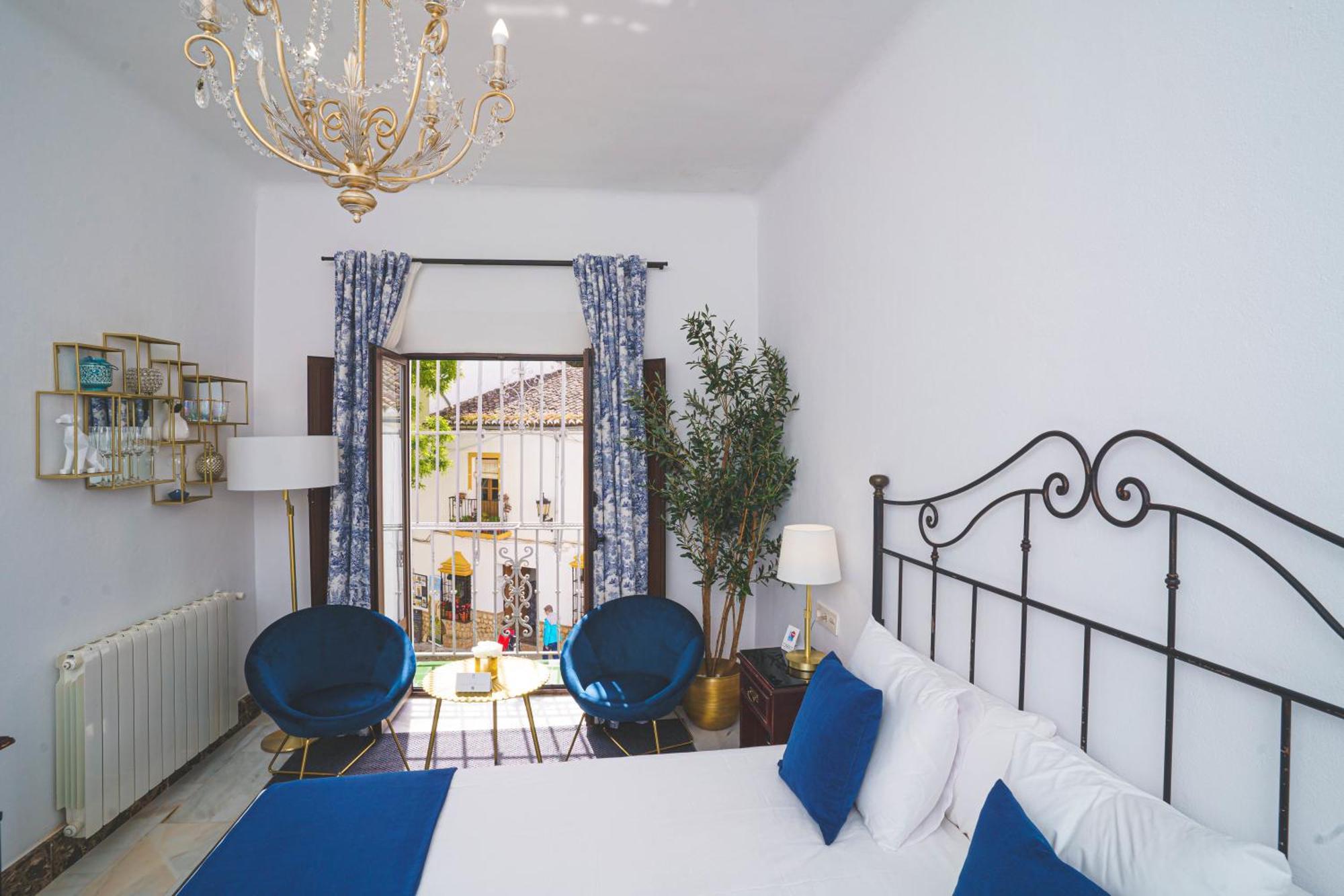 Deluxe Room,1634375535:JPEG
