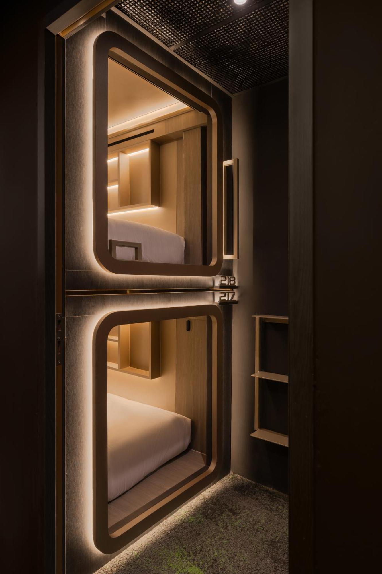 Private Room with 2 Single Capsule (Shared Bathroom)