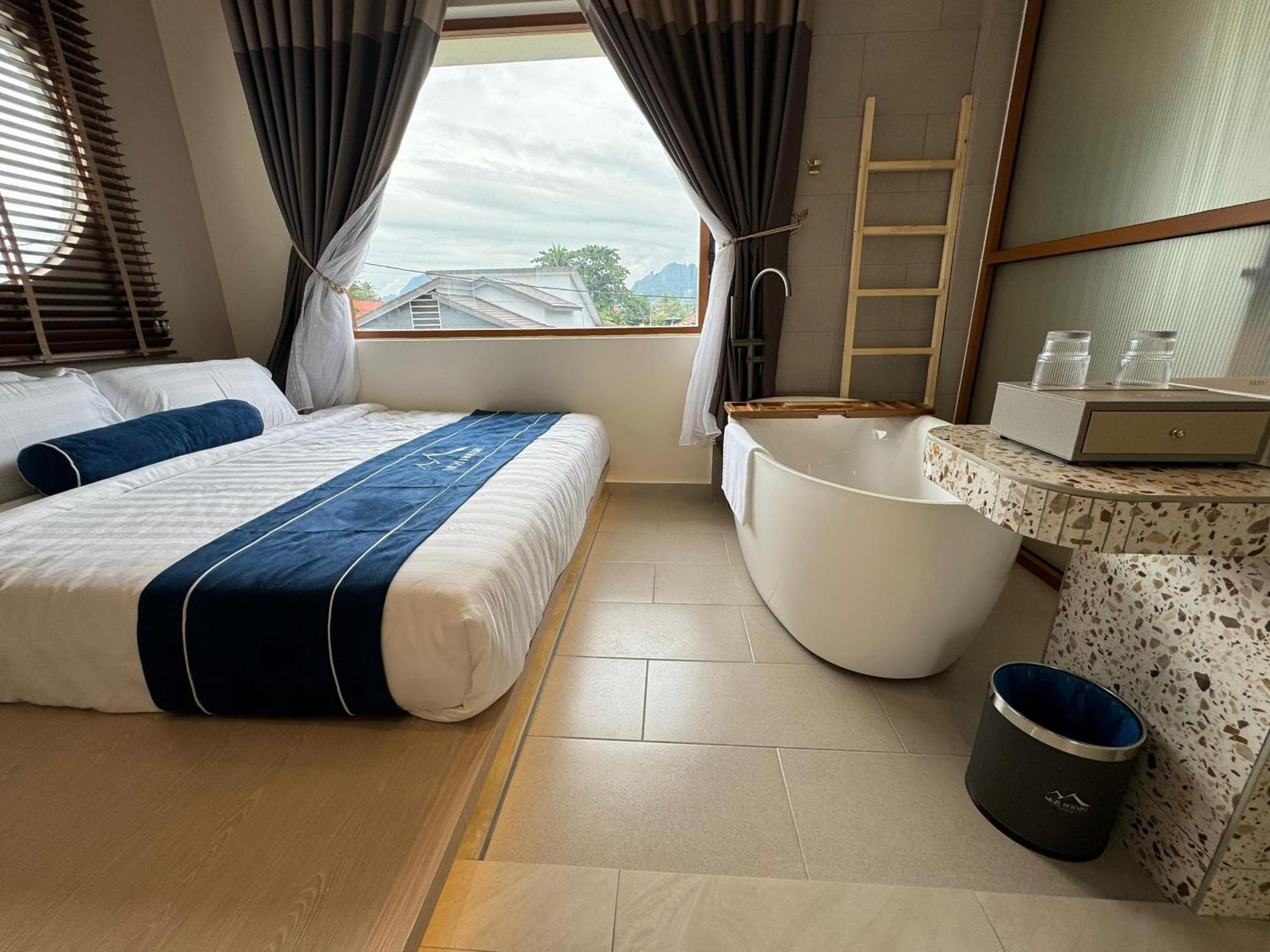 Superior King Room
