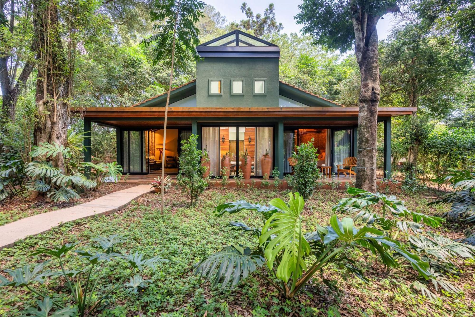 Bungalow Garden View
