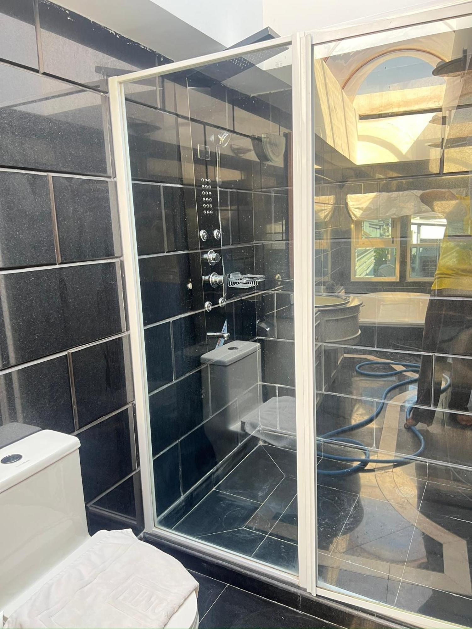 Queen Suite Spa Bath