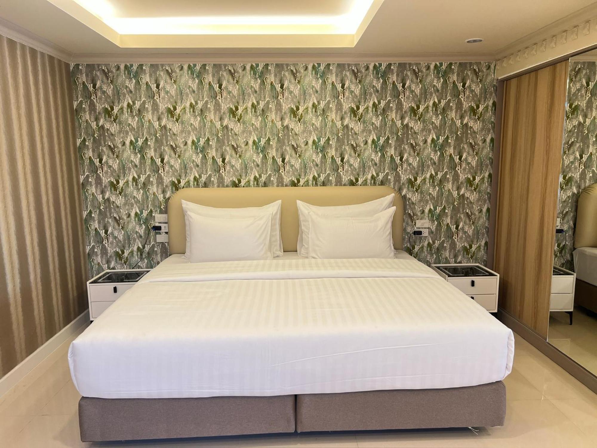 Queen Suite Spa Bath