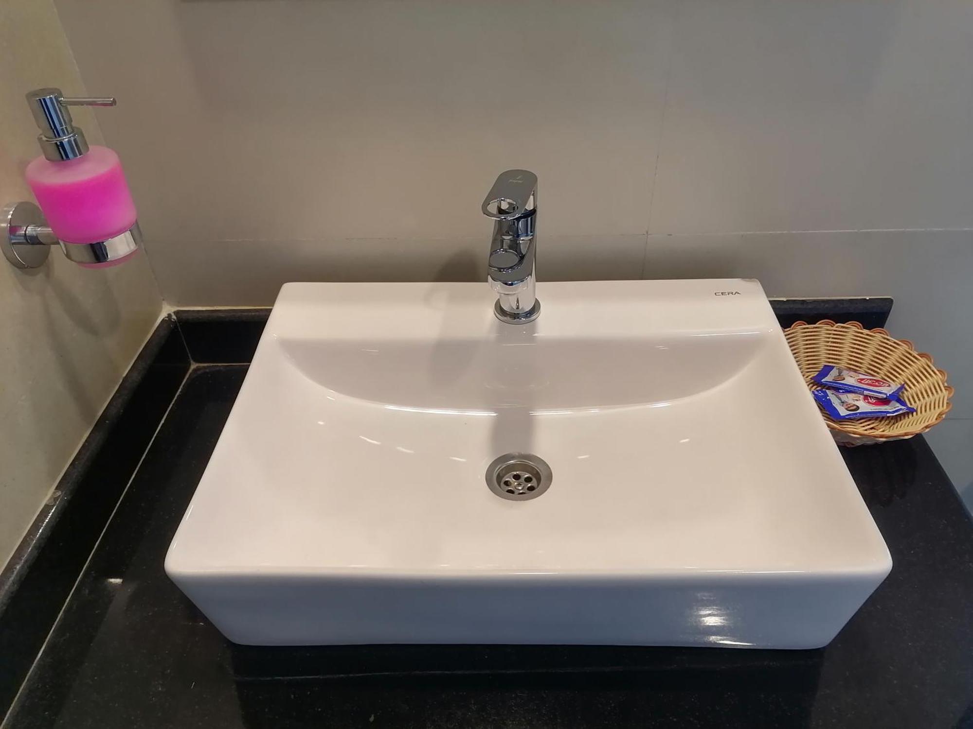Deluxe King Room,1639675765:JPEG