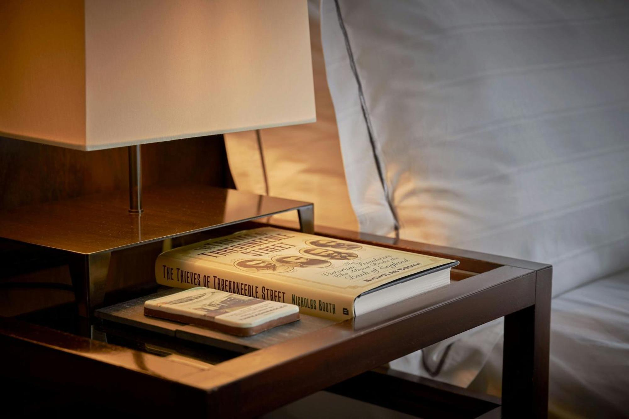 Signature, Guest room, 1 King