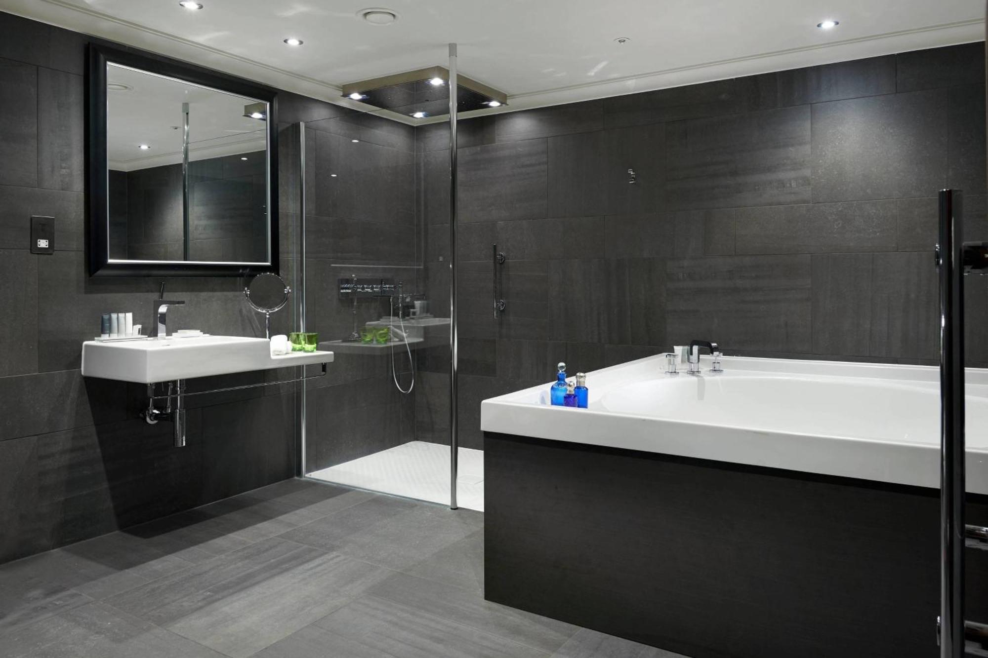 Glasshouse Suite, Larger Suite, 1 King, City view