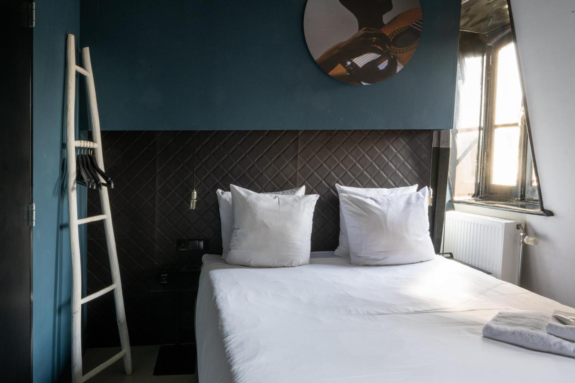 Small Double Room,1643778860:JPEG