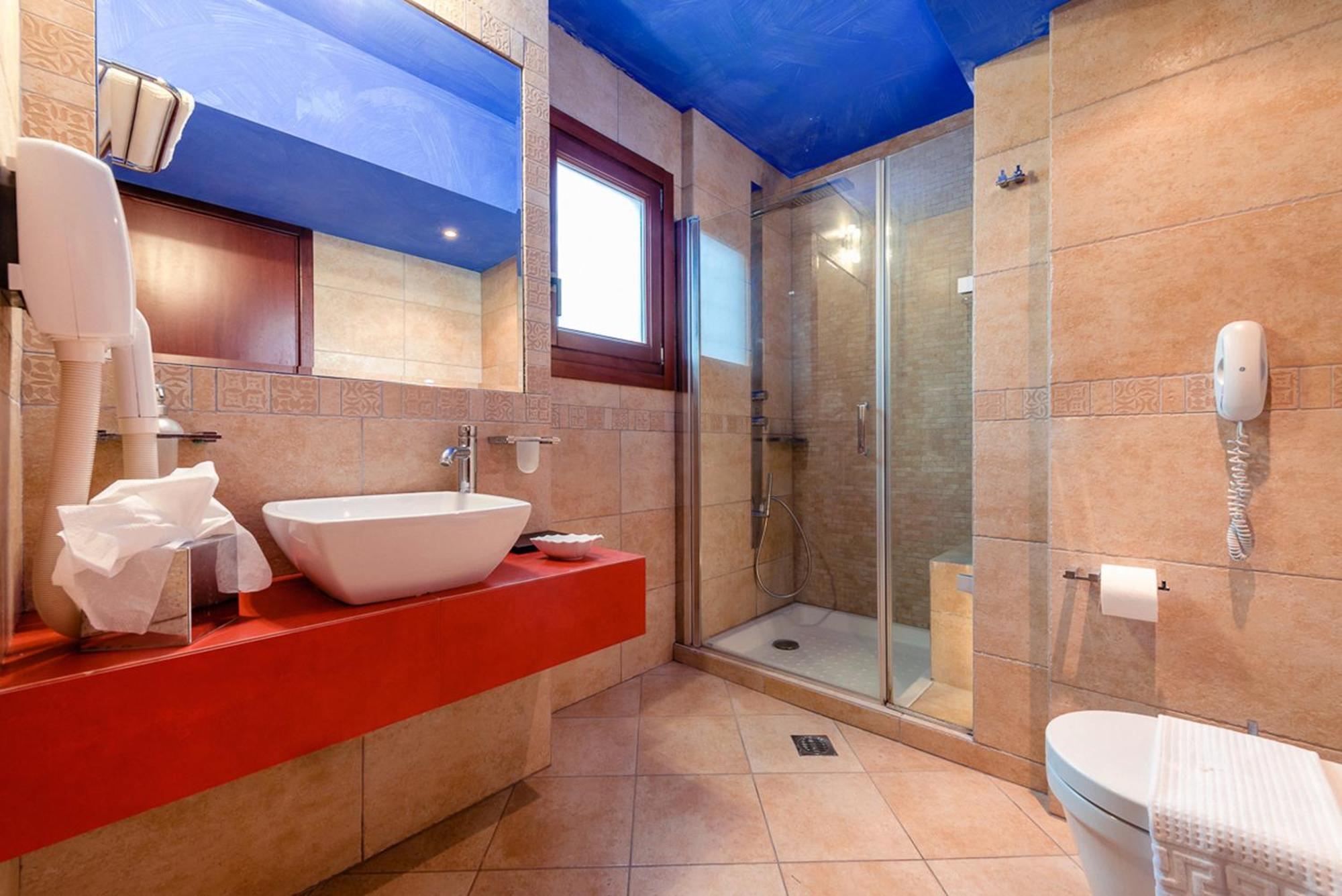Anatoli Suite with Jetted Shower & Veranda