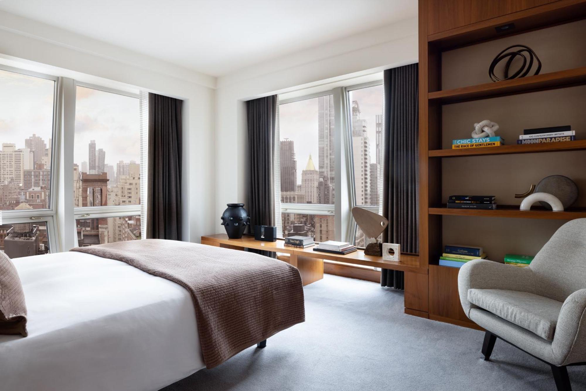 Club One-Bedroom Empire State View Suite
