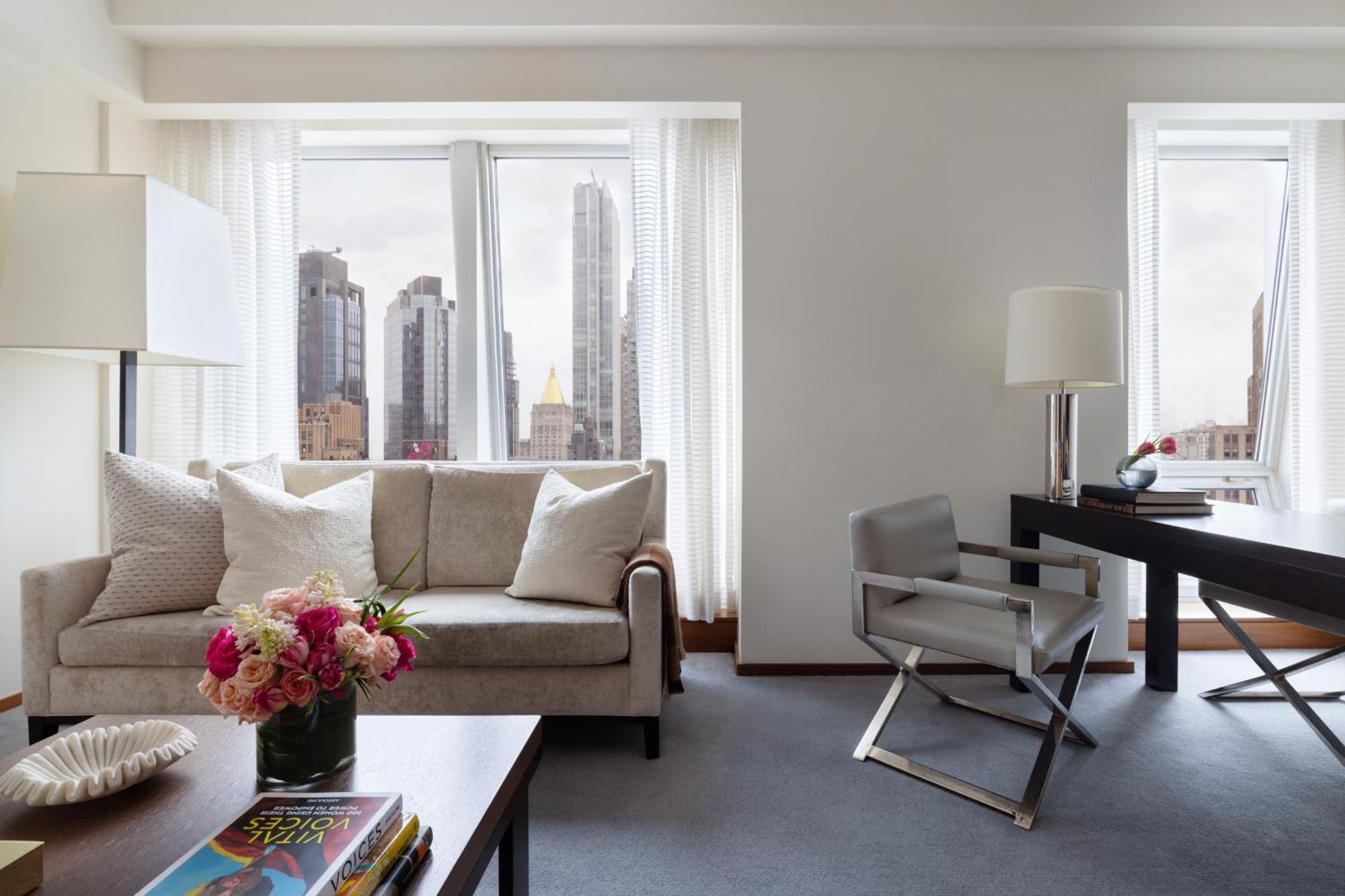 Club One-Bedroom Empire State View Suite