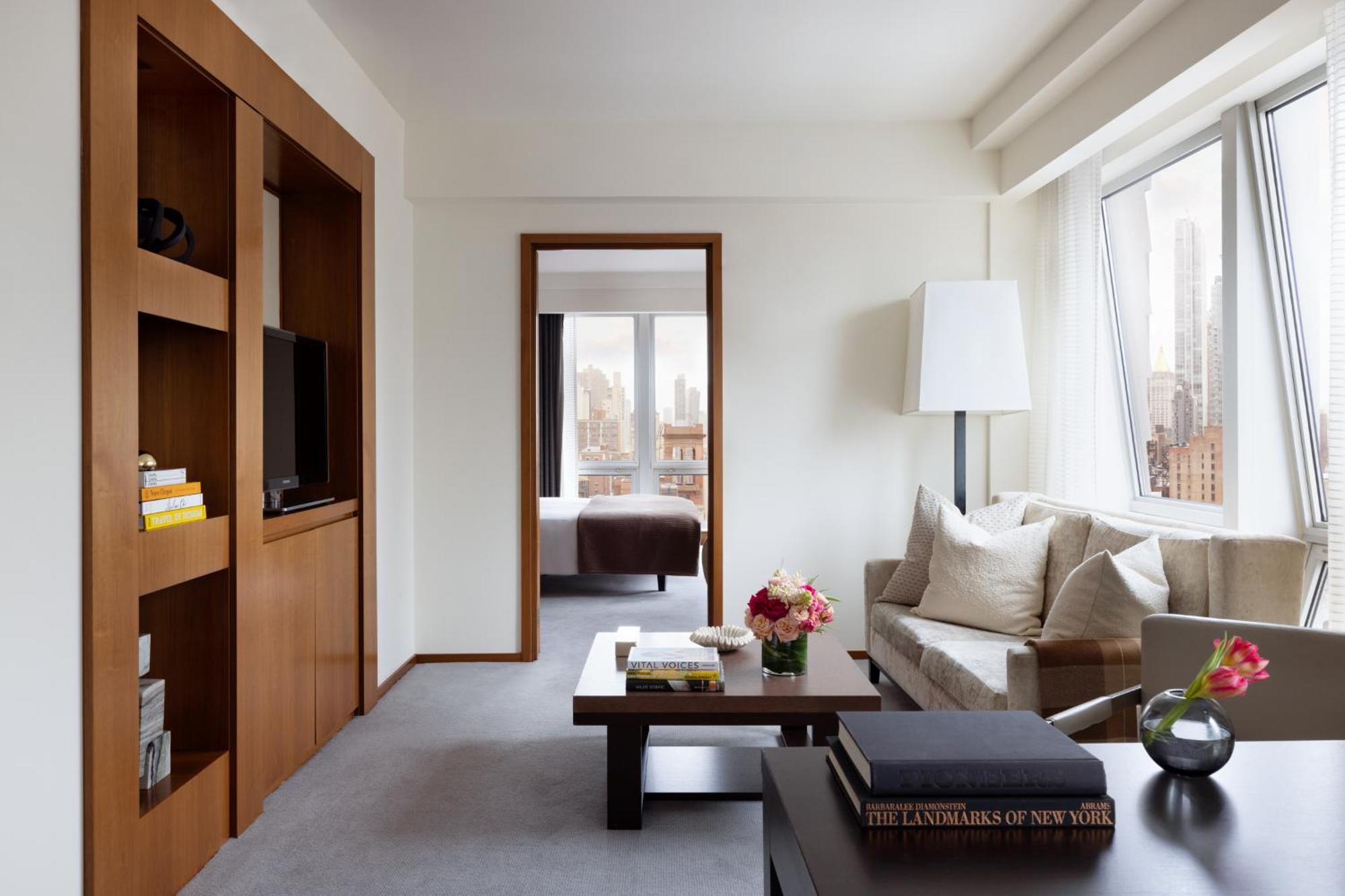 Club One-Bedroom Empire State View Suite