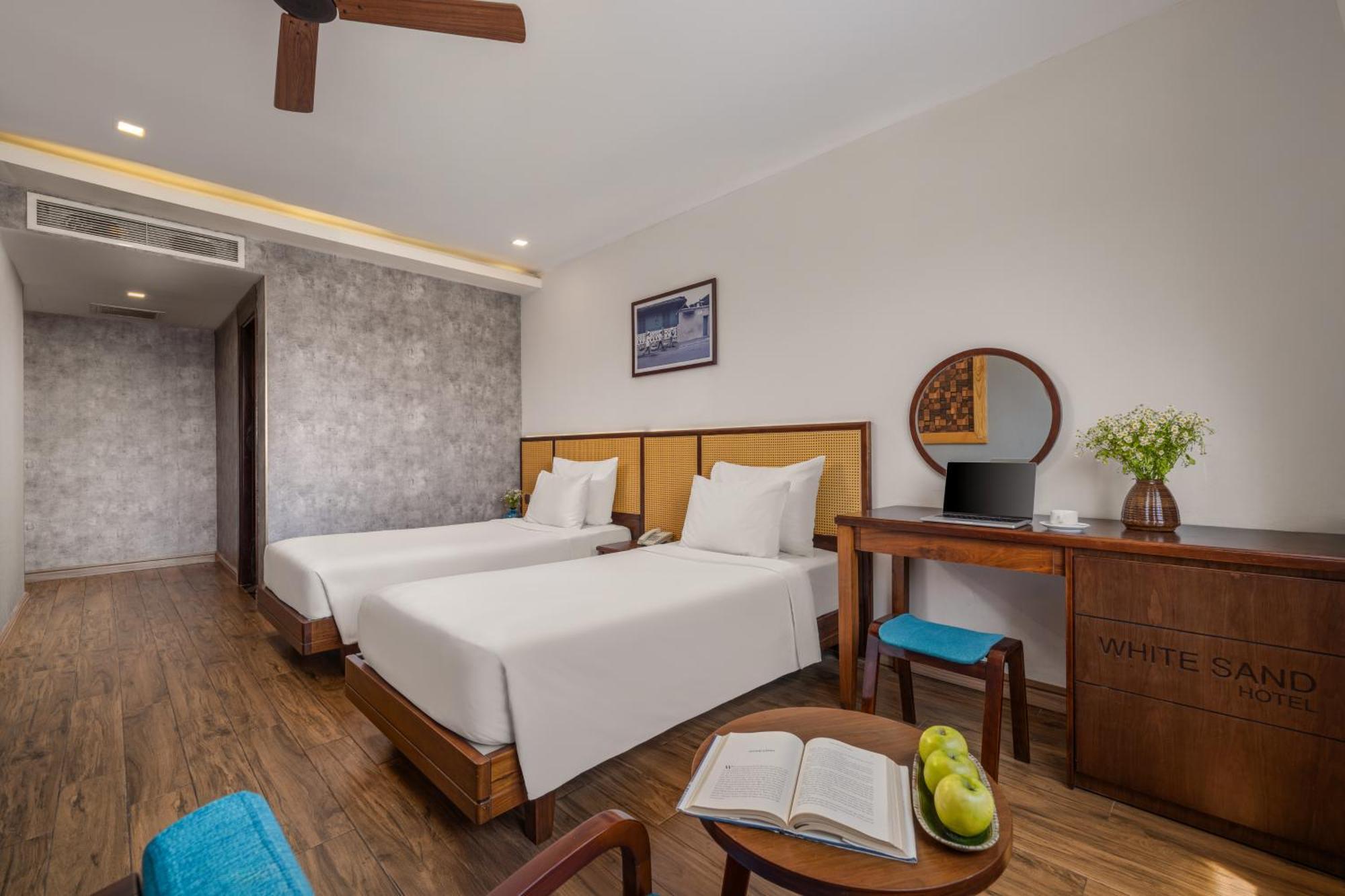 Superior Twin Room with City View