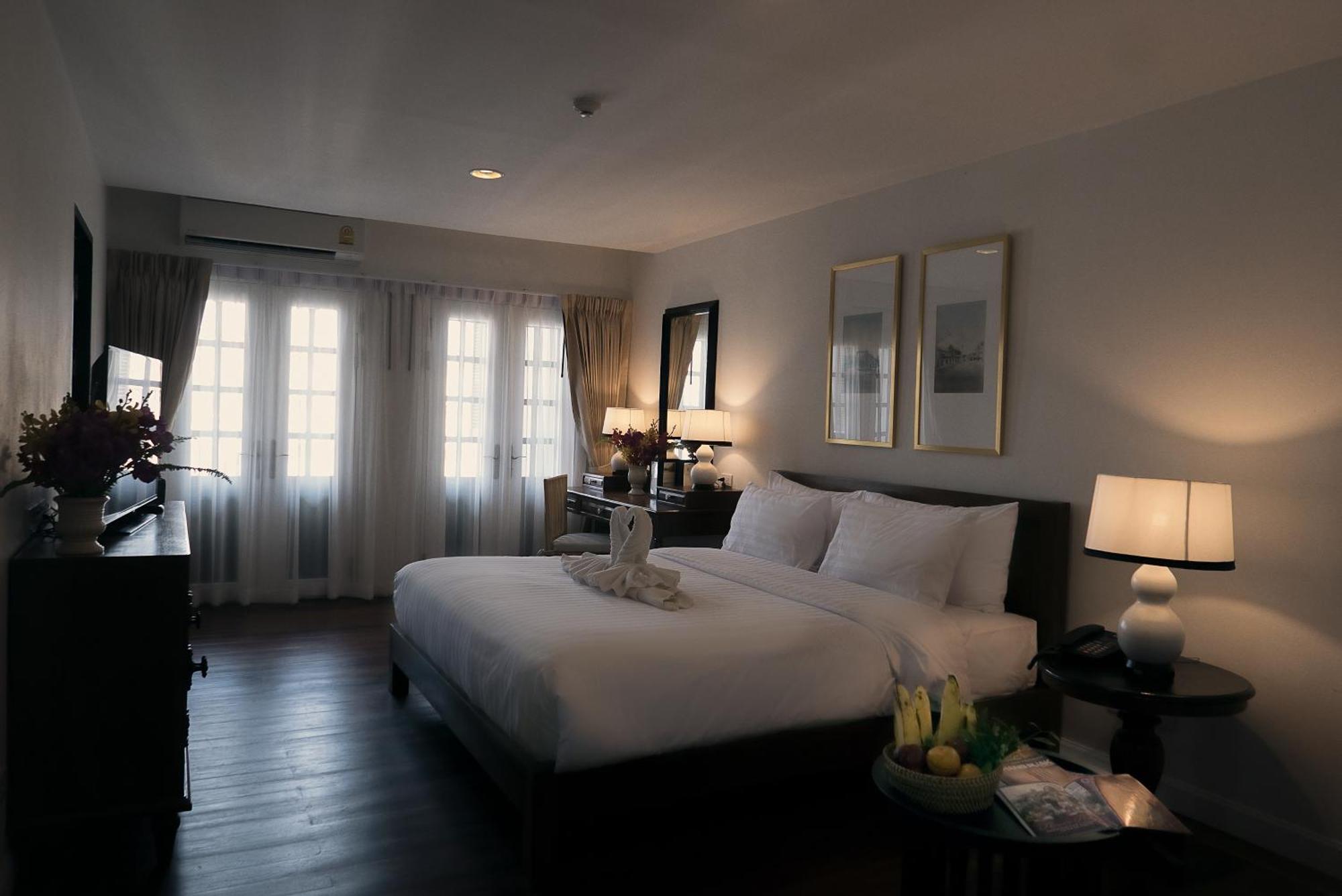 Honeymoon Suite
