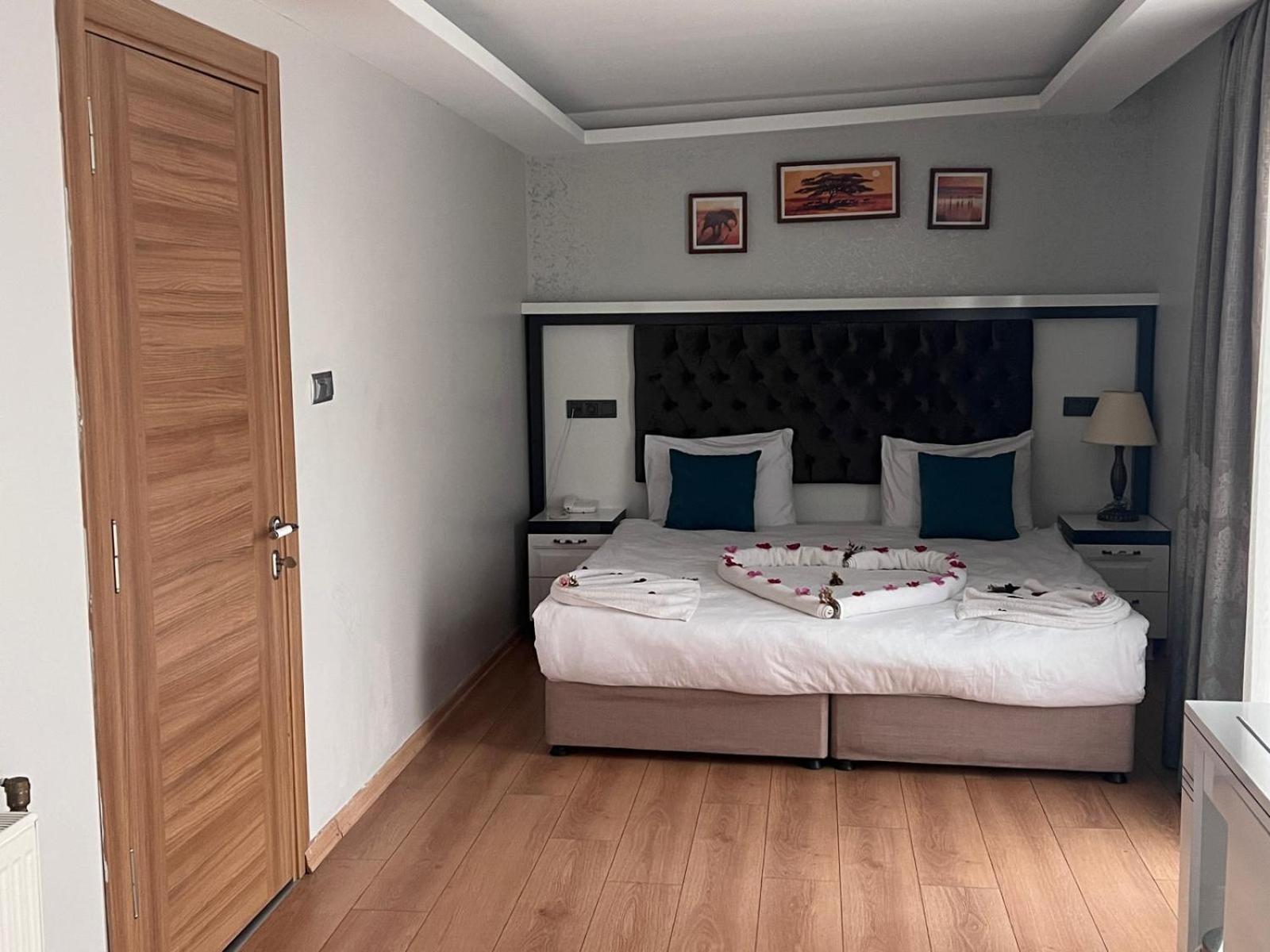 Deluxe Double Room with Balcony and Sea View