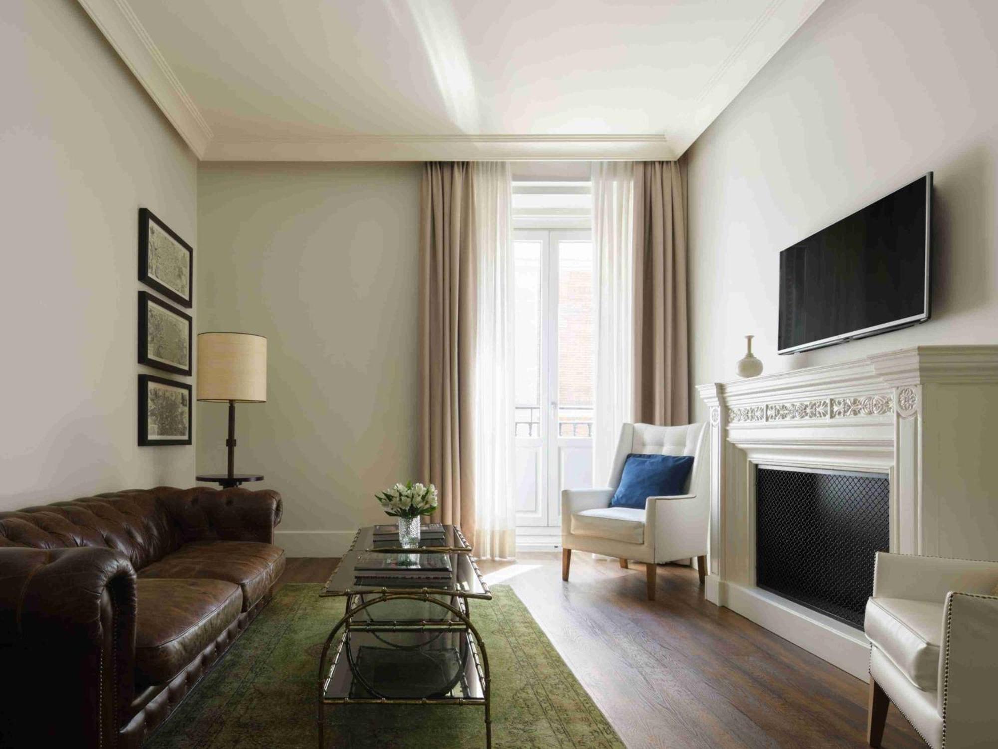 The Corner Suite