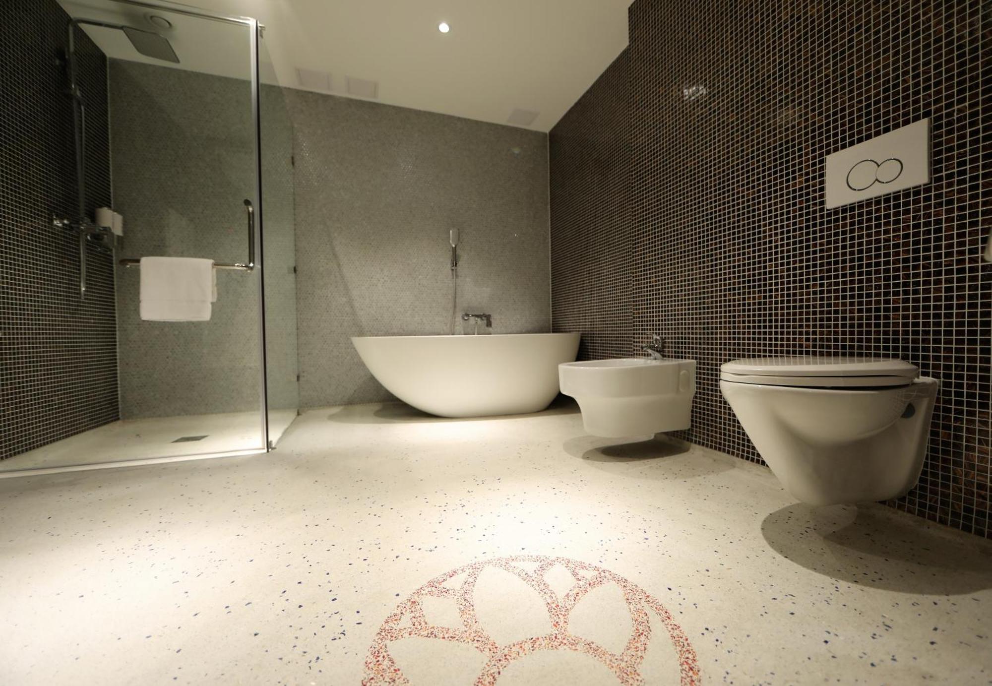 Luxury Suite