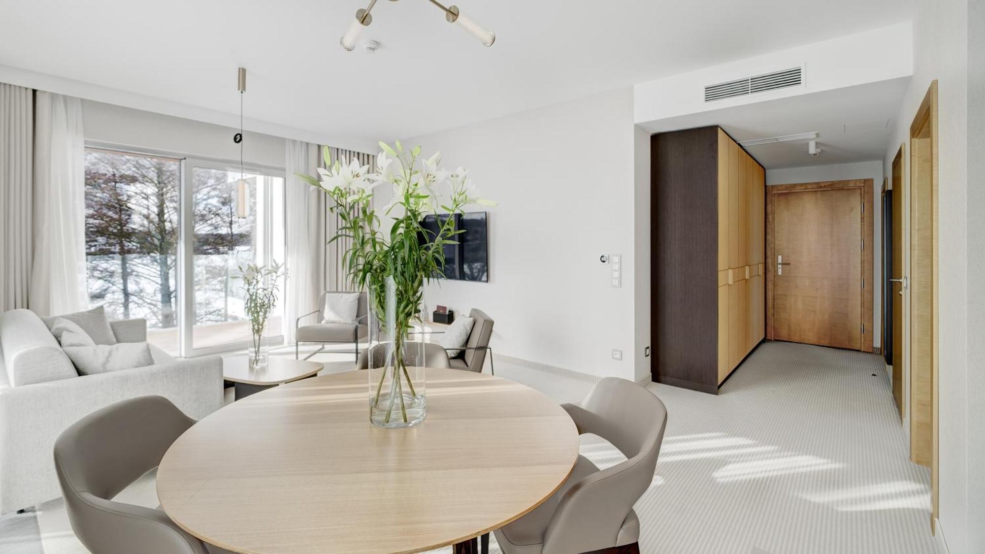 Apartament z 2 sypialniami i widokiem na jezioro – aneks