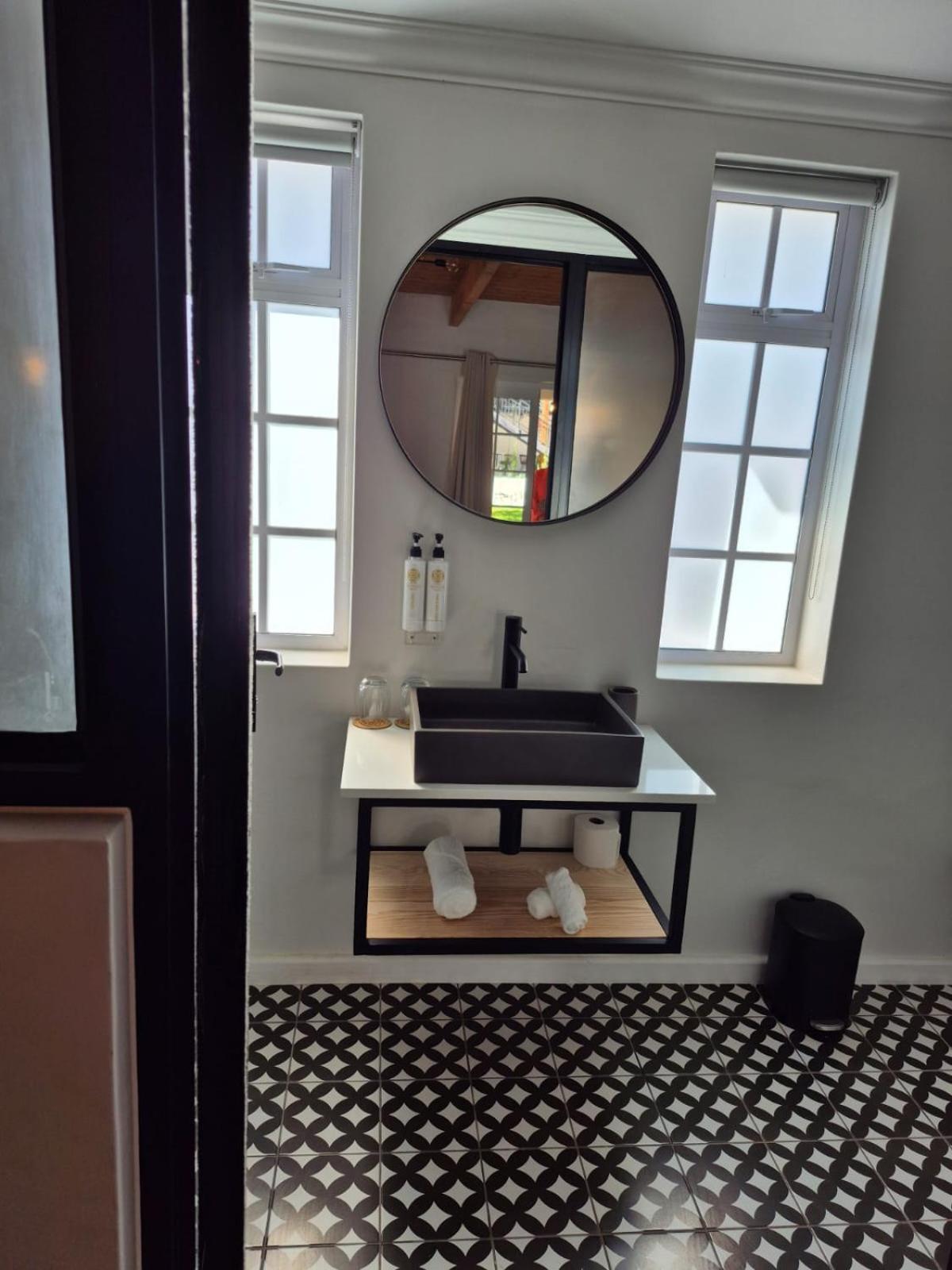 Deluxe Double or Twin Room with Garden View