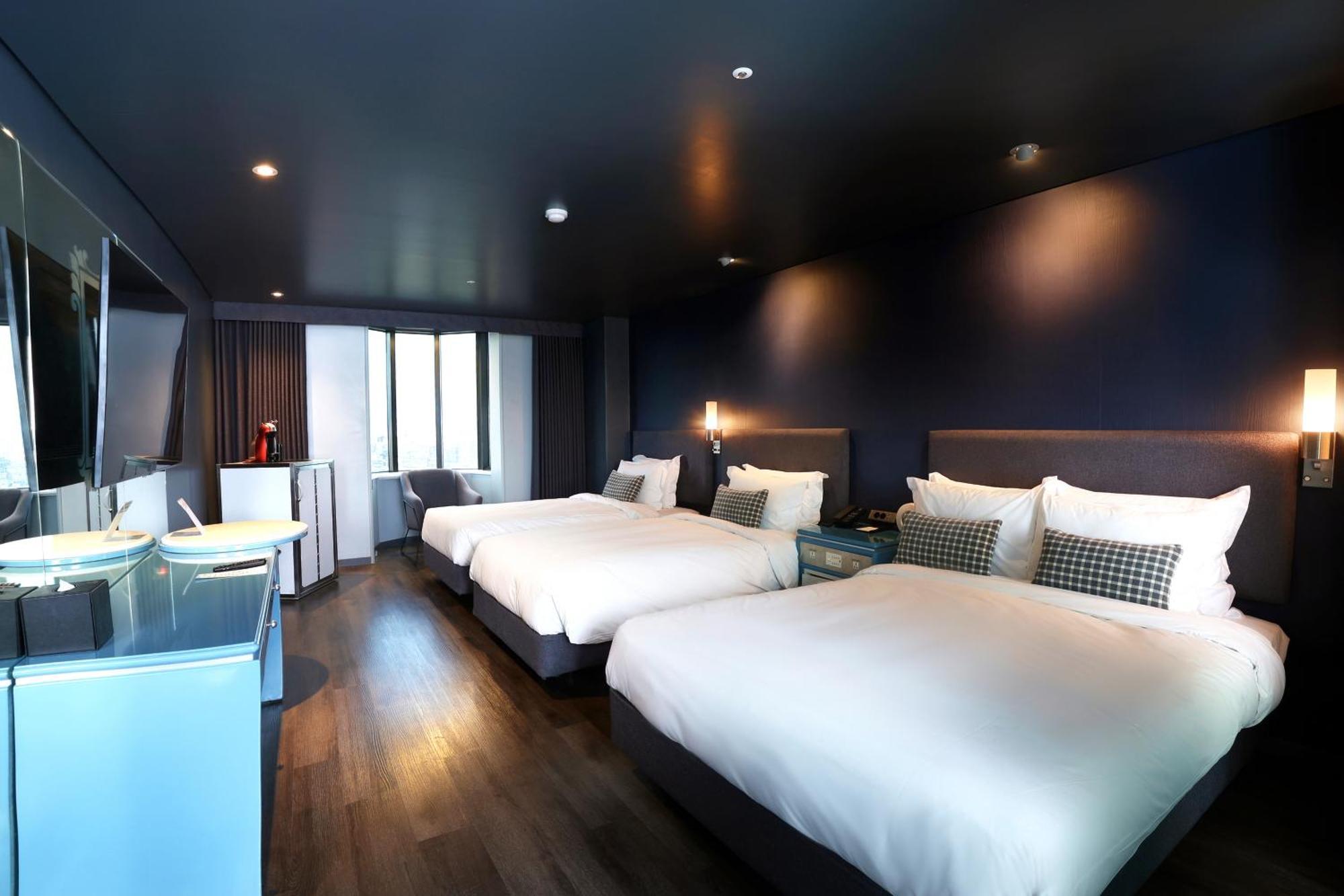 Deluxe Quadruple Room,1664654786:JPEG