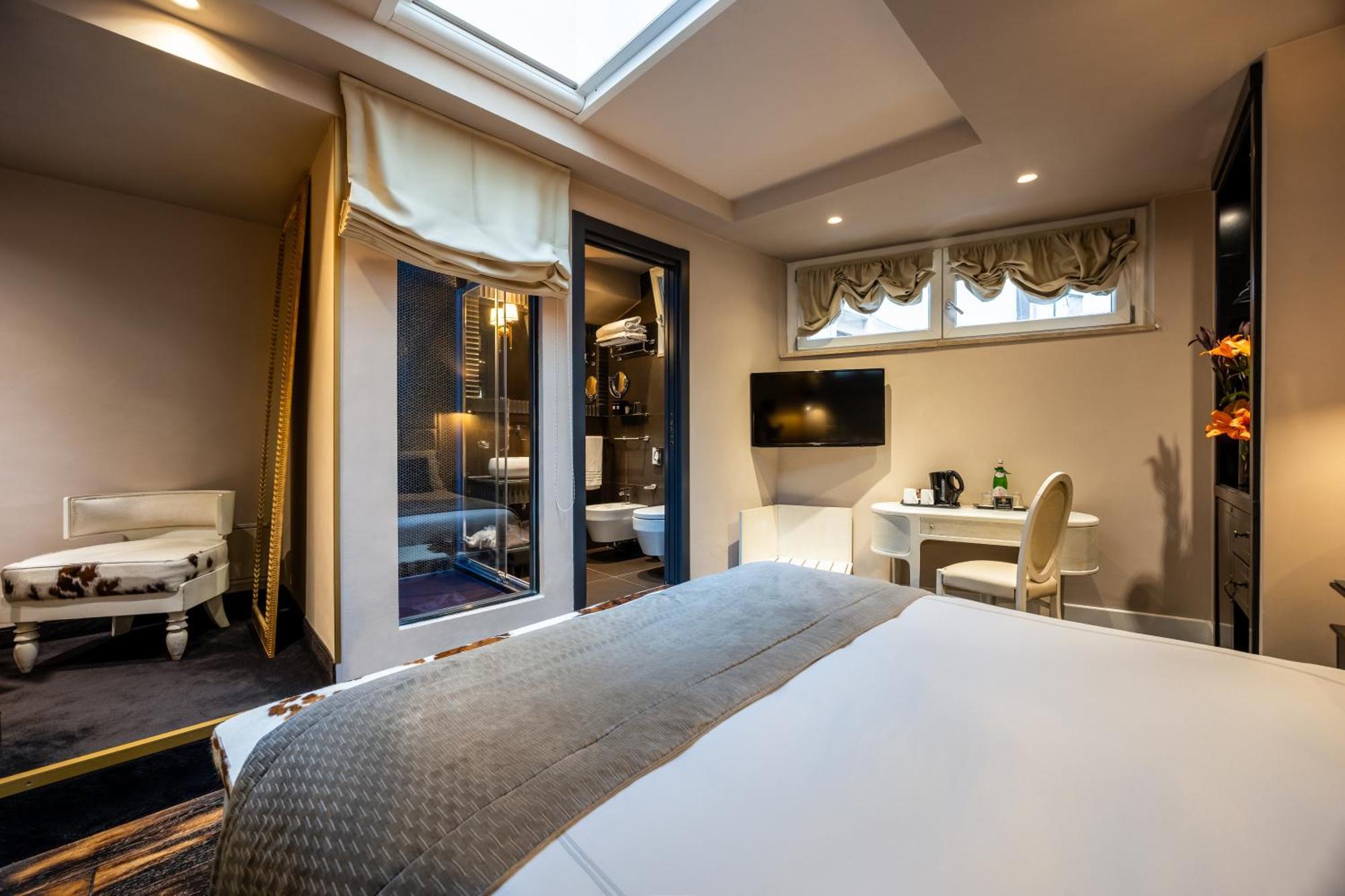 Small Double Room,1668083455:JPEG