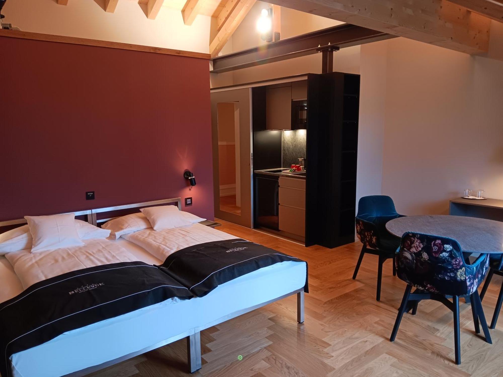 Deluxe Studio Kitchenette