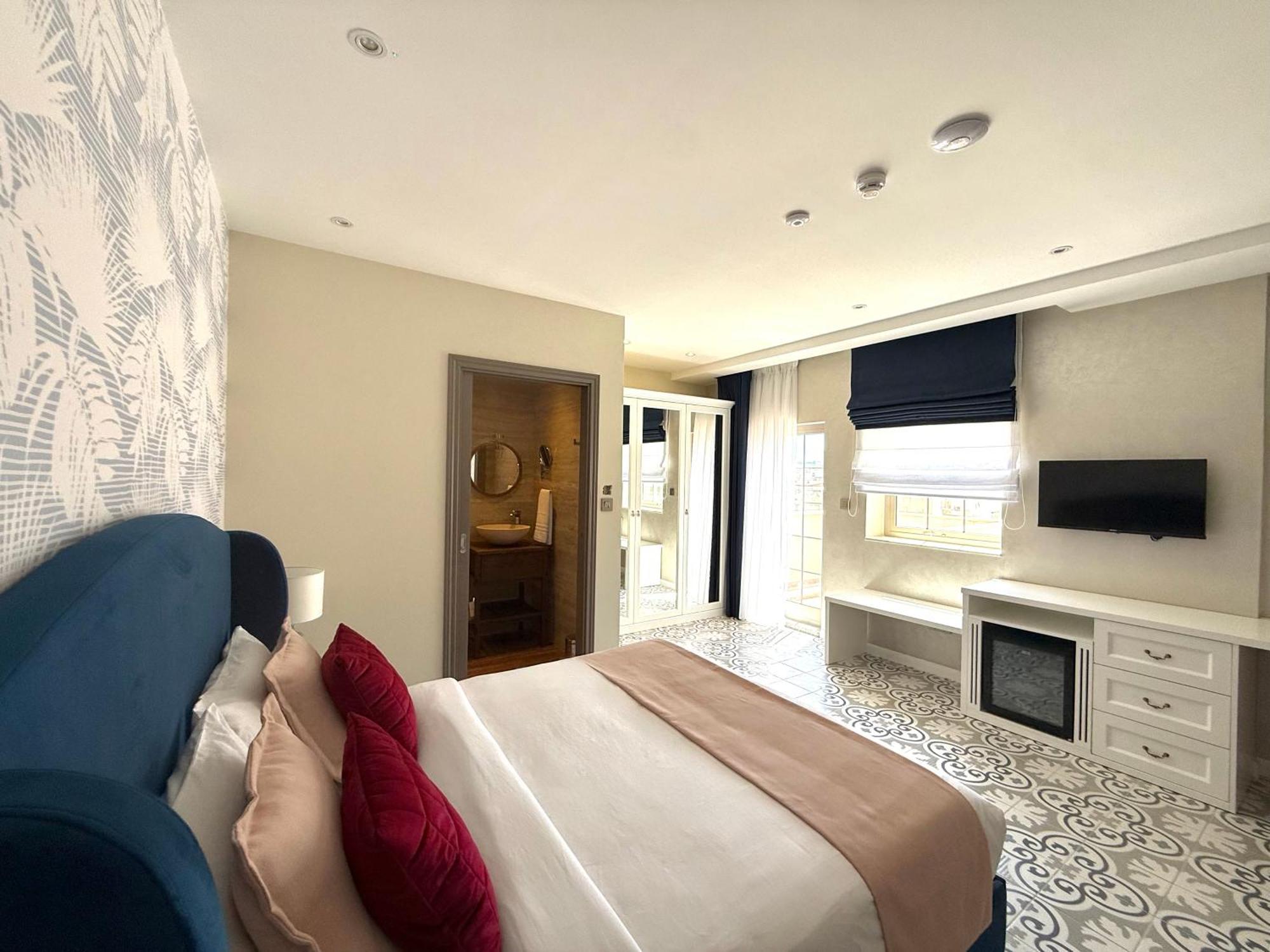 Deluxe Double Room with Terrace Side Sea View