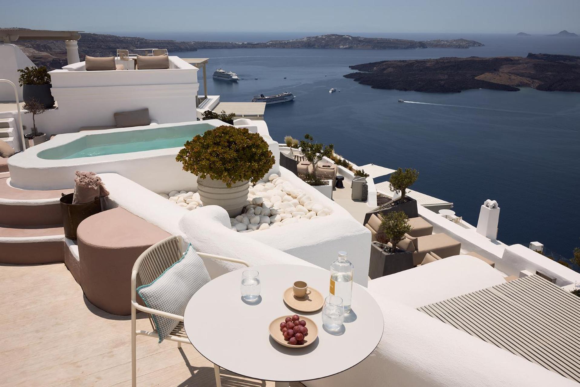 Cave Suite Sea View Outdoor Jetted Plunge Pool,1673657383:JPEG
