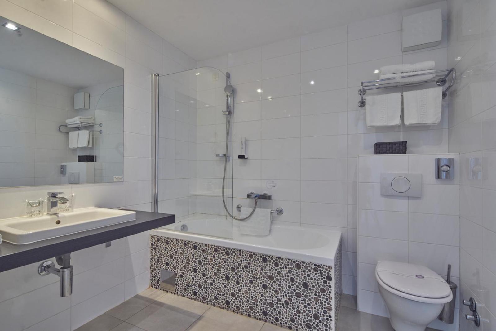 Junior Suite with Side Sea View and Balcony